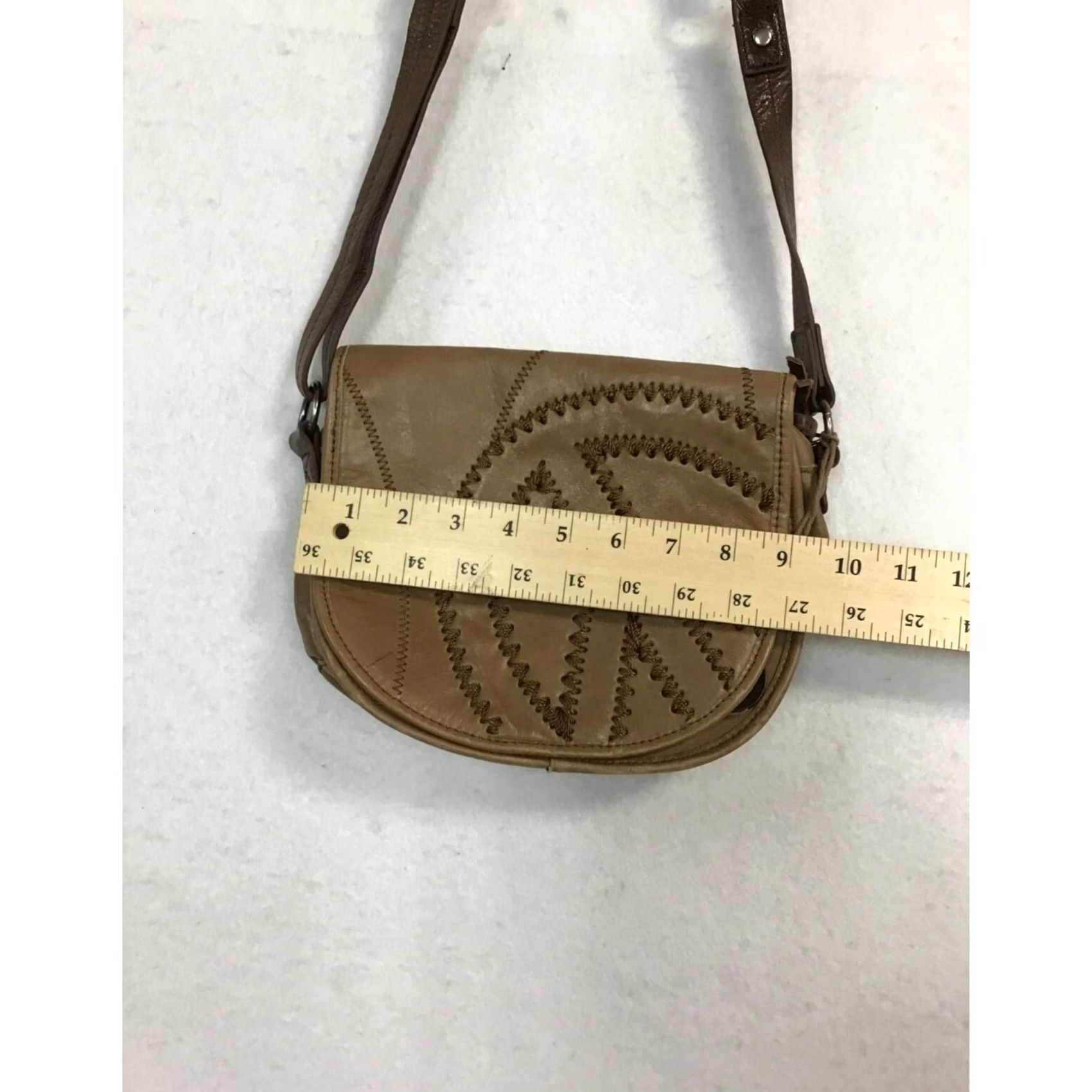 The Sak VINTAGE The Sak Leather Purse Crossbody Womens Brown N/A Good 1892 Peace Sign Crossbody Bag Women Size ONE SIZE - 7 Thumbnail