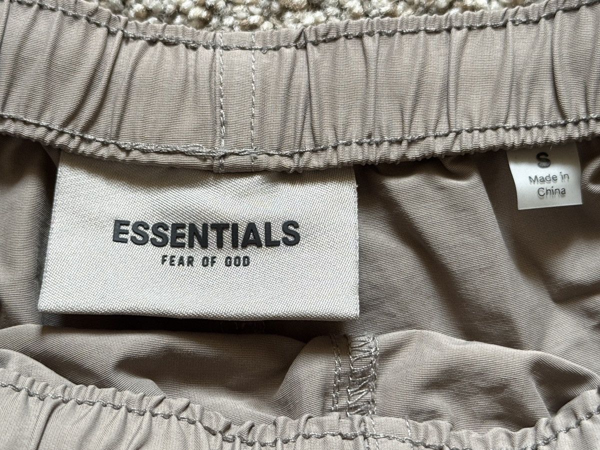 Fear of God Fear of God essentials nylon shirts Size US 32 / EU 48 - 2 Thumbnail