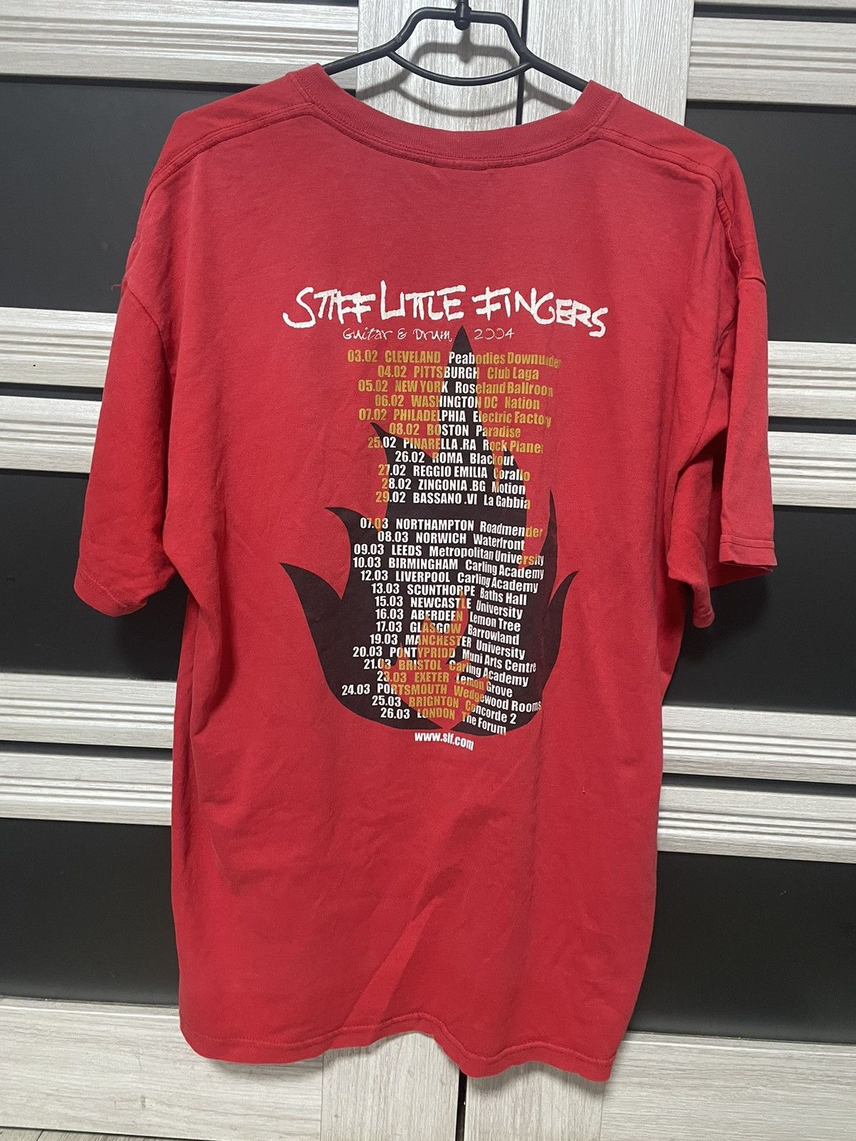 Band Tees Vintage Stiff Litlle Fingers 2004 Tour Tee Size US XL / EU 56 / 4 - 1 Thumbnail