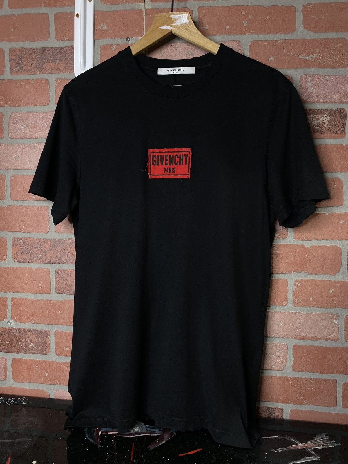 Givenchy Givenchy Spellout Black T-Shirt Preowned Men’s Size Medium Size US M / EU 48-50 / 2 - 1 Thumbnail