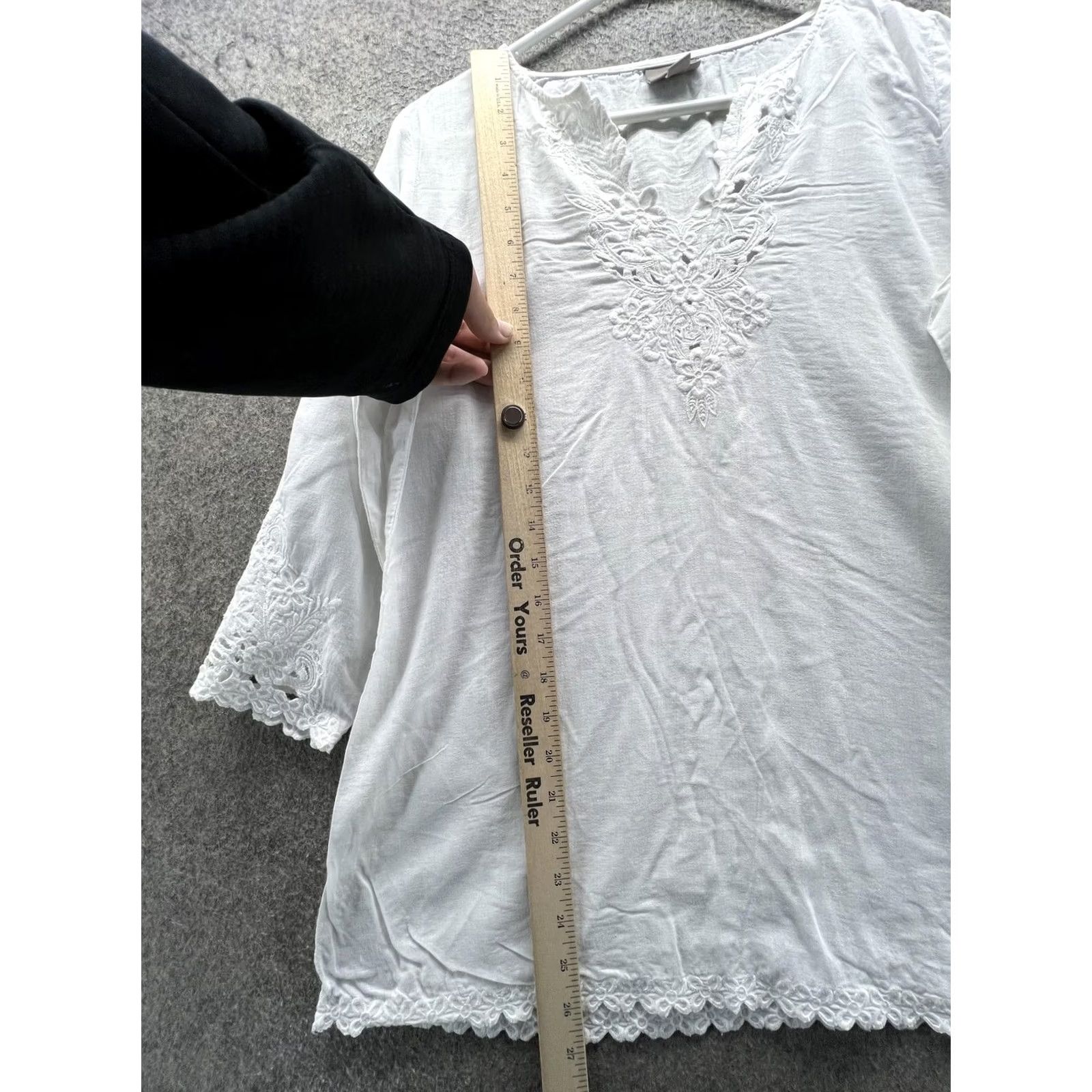 J. Jill J. Jill Tunic Blouse XS White Embroidered V Neck 3/4 Sleeve Top Womens Size XS / US 0-2 / IT 36-38 - 3 Thumbnail