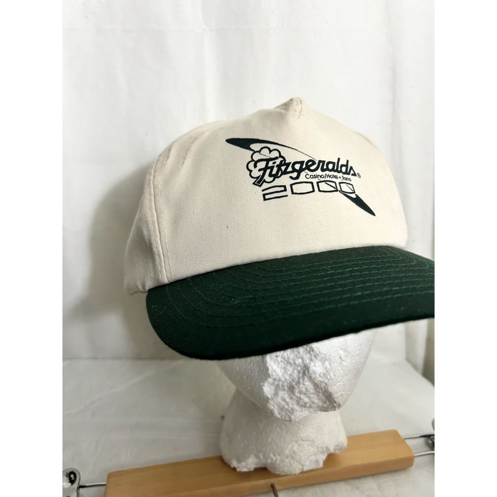 Vintage VINTAGE Fitzgeralds Casino Hat SnapBack Nissin Green Beige Adjustable Men Size ONE SIZE - 4 Thumbnail