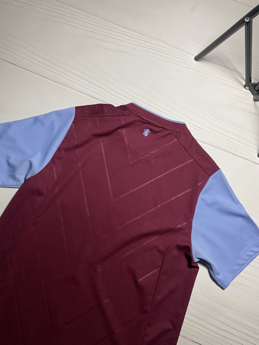 Castore Castore Aston Villa 2022/23 home soccer football y2k jersey Size US S / EU 44-46 / 1 - 14 Thumbnail