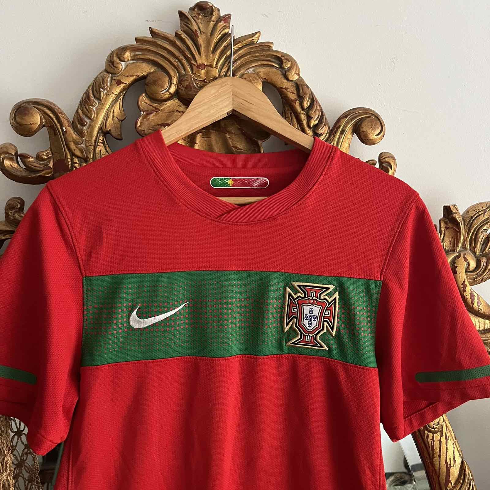 Nike Vintage Nike Y2K Portugal Home jersey Jersey 2010-11 Size US S / EU 44-46 / 1 - 3 Thumbnail