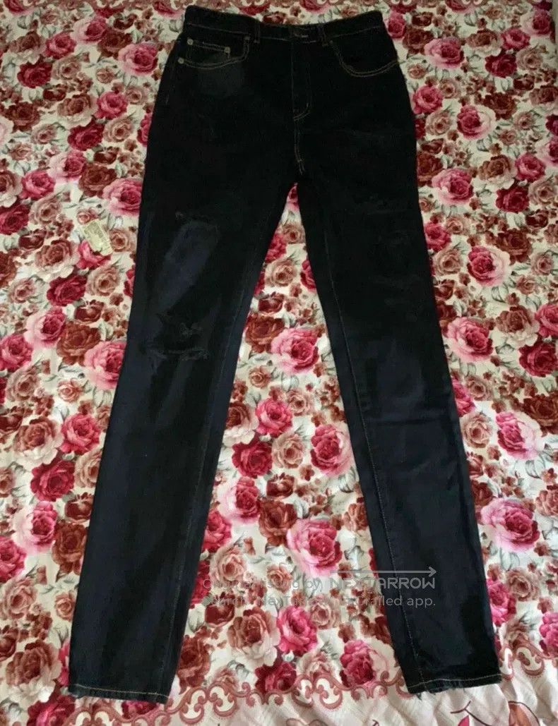 Saint Laurent Paris Saint Laurent Paris Gold thread wash big destroyed denim p Size US 29 - 2 Thumbnail