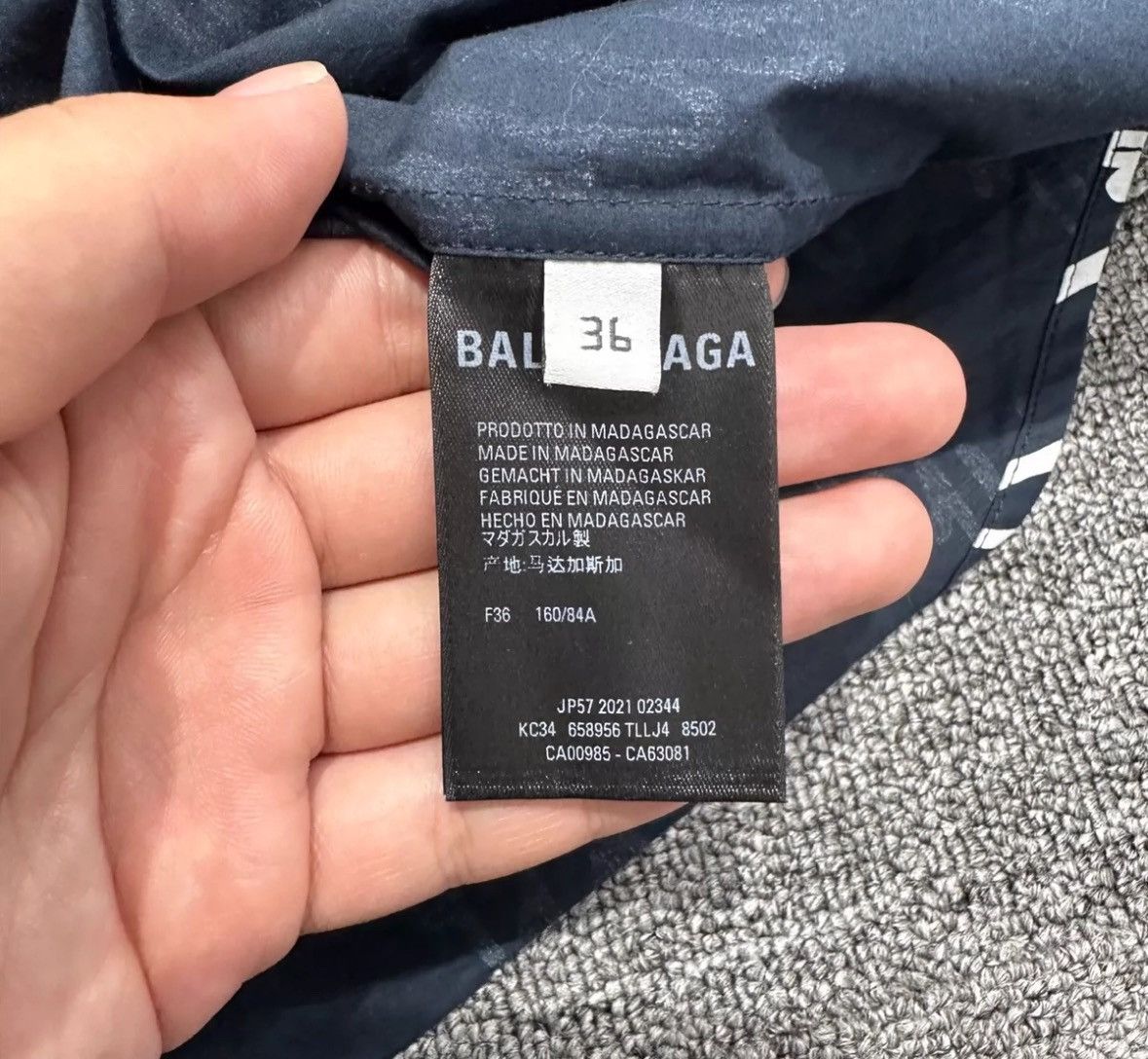 Balenciaga Balenciaga's hastily written printed shirt2412-Nextarrow Size US S / EU 44-46 / 1 - 4 Thumbnail