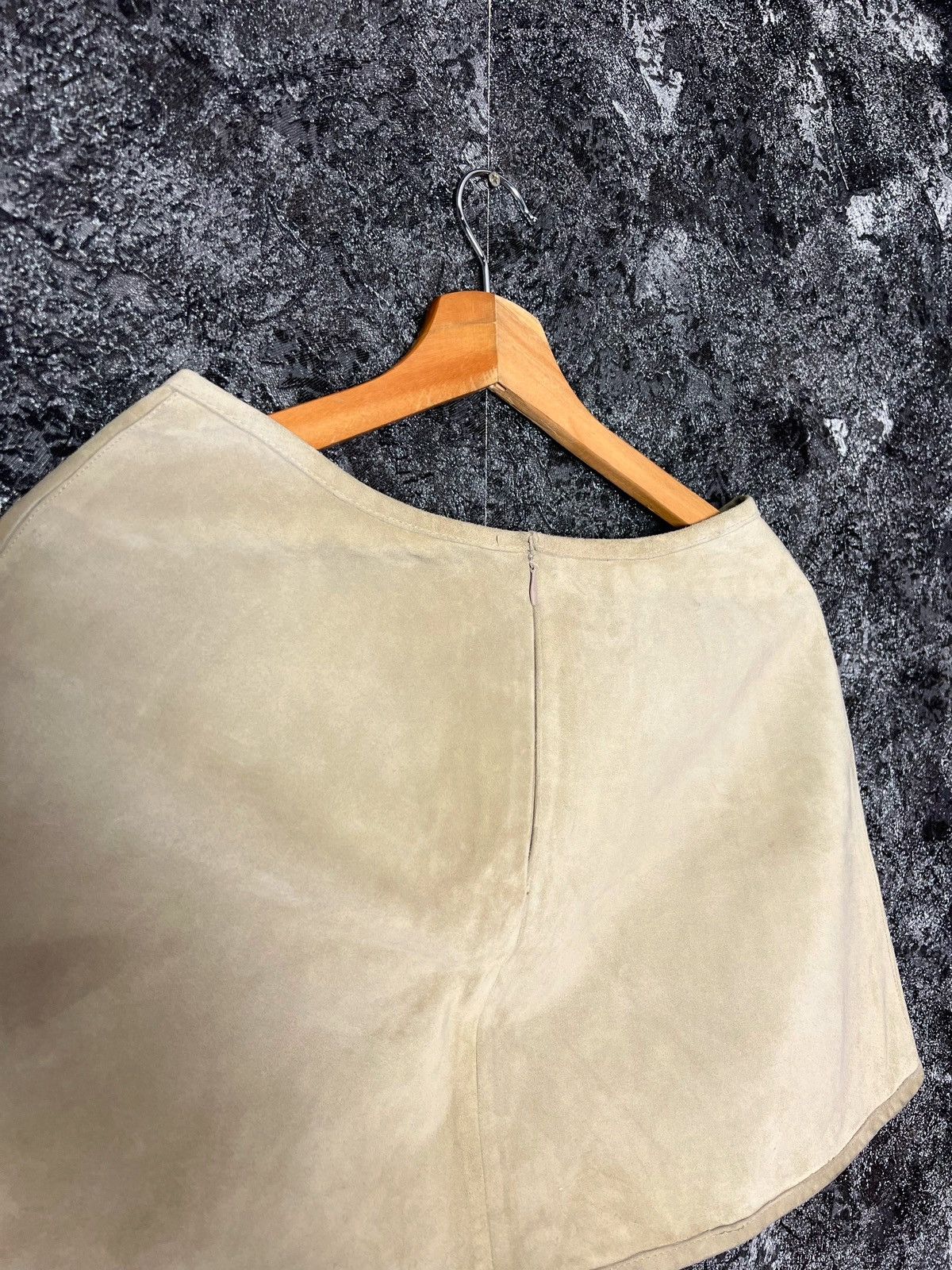 Armani × Emporio Armani × Vintage Vintage Emporio Armani Leather Suede Mini Skirt 90’s Size 42 Size 28" / US 6 / IT 42 - 3 Thumbnail