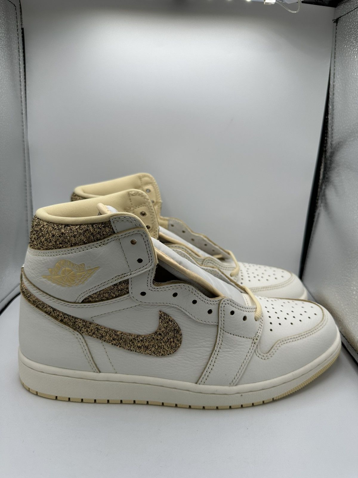 Jordan Brand Air Jordan 1 Retro High OG Craft “Vibrations Of Naija” Size US 11 / EU 44 - 3 Thumbnail