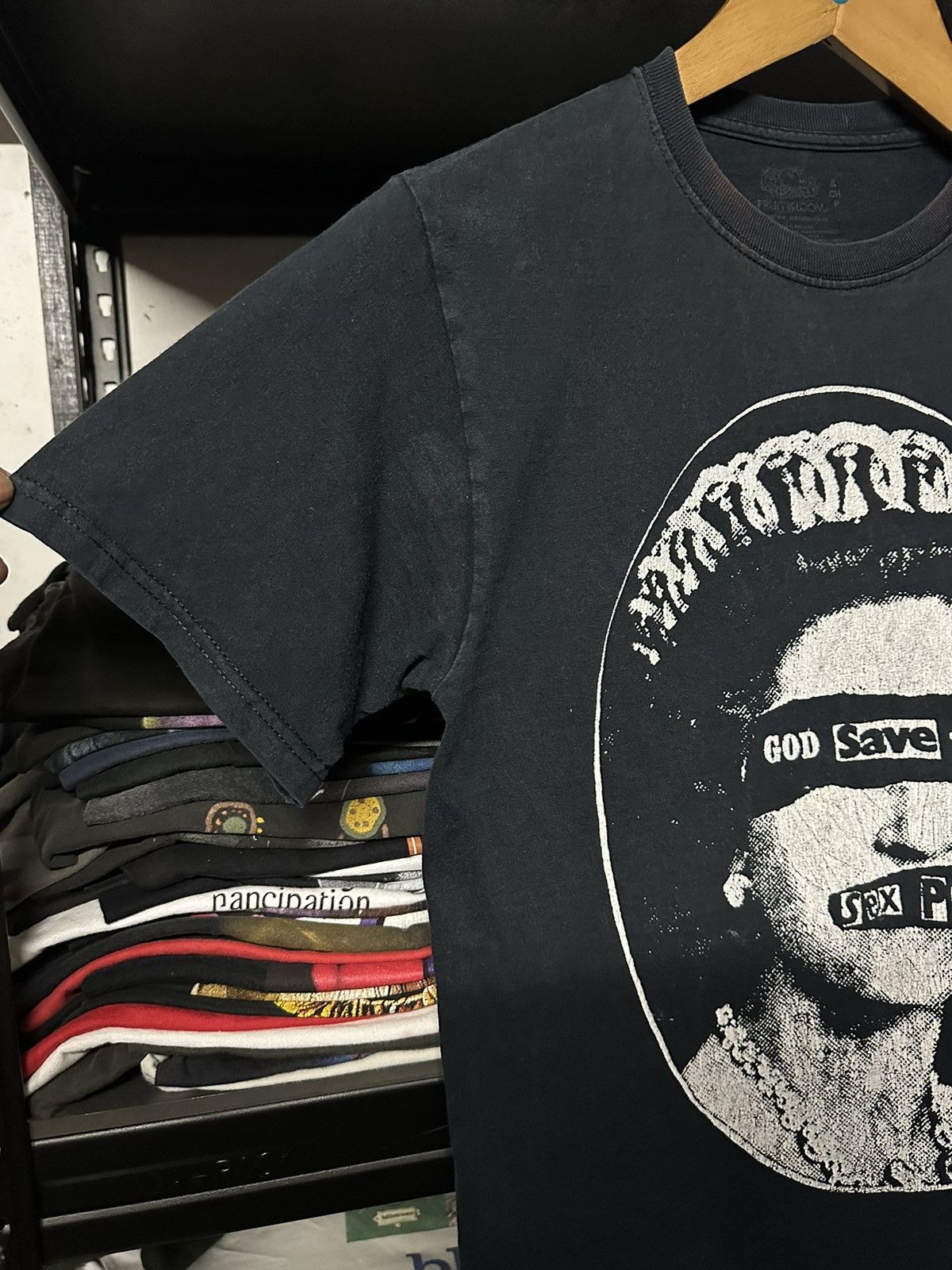 Band Tees × Vintage Vintage Sex Pistols Punk Queen Sun Faded Tee Size US S / EU 44-46 / 1 - 5 Thumbnail