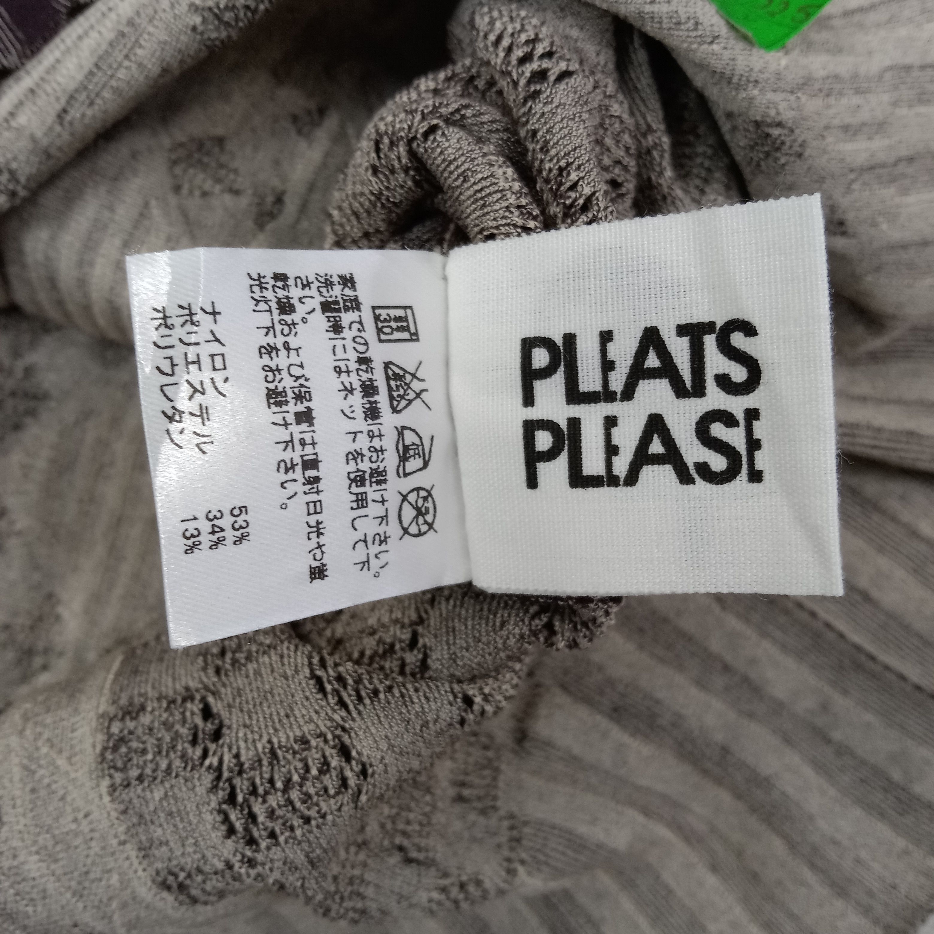 Pleats Please Issey Miyake Pleats Please by Issey Miyake Japanese Tshirt C259N54 Size XS / US 0-2 / IT 36-38 - 4 Thumbnail