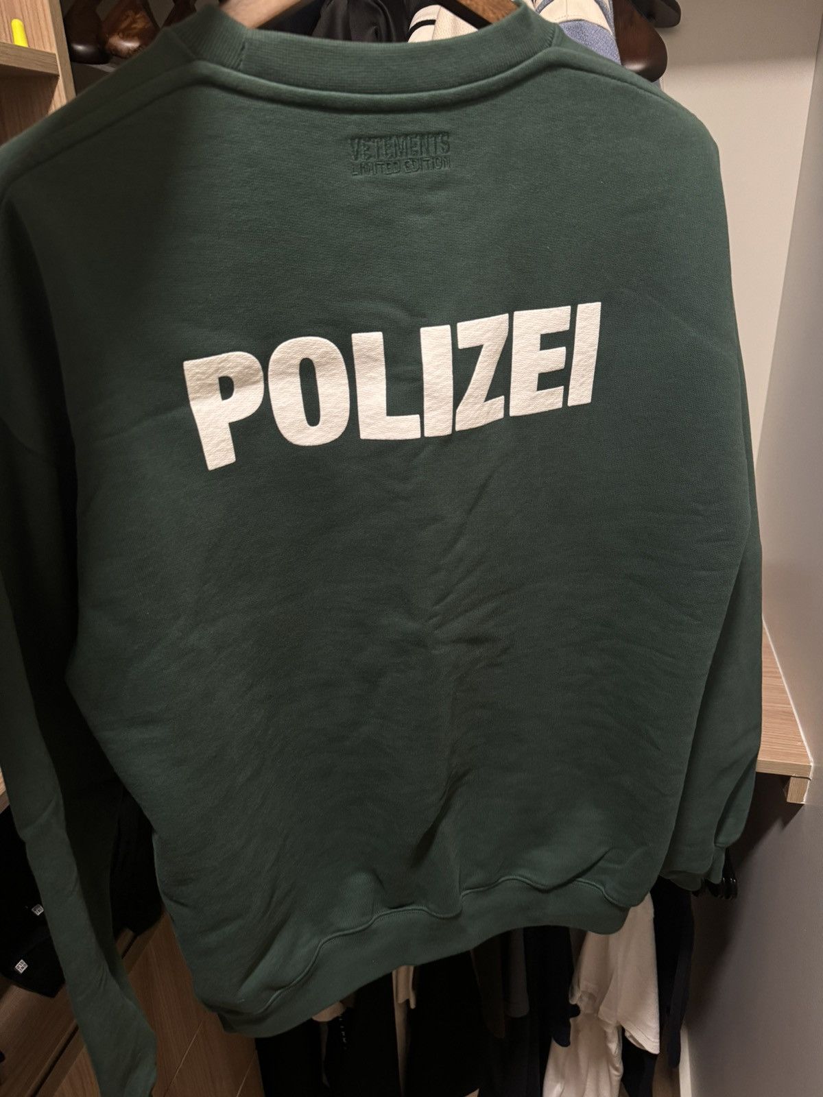 Vetements Vetements Polizei Crewneck Size US L / EU 52-54 / 3 - 2 Thumbnail