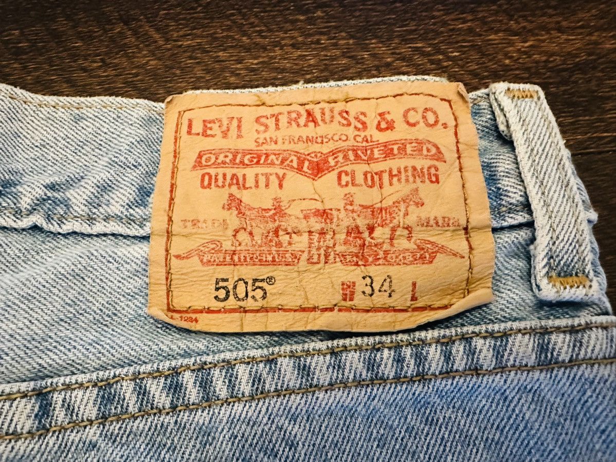 Levi's Vintage Levis 505 Jean Shorts 34x9 Men ‘s Light Wash Size US 34 / EU 50 - 10 Thumbnail