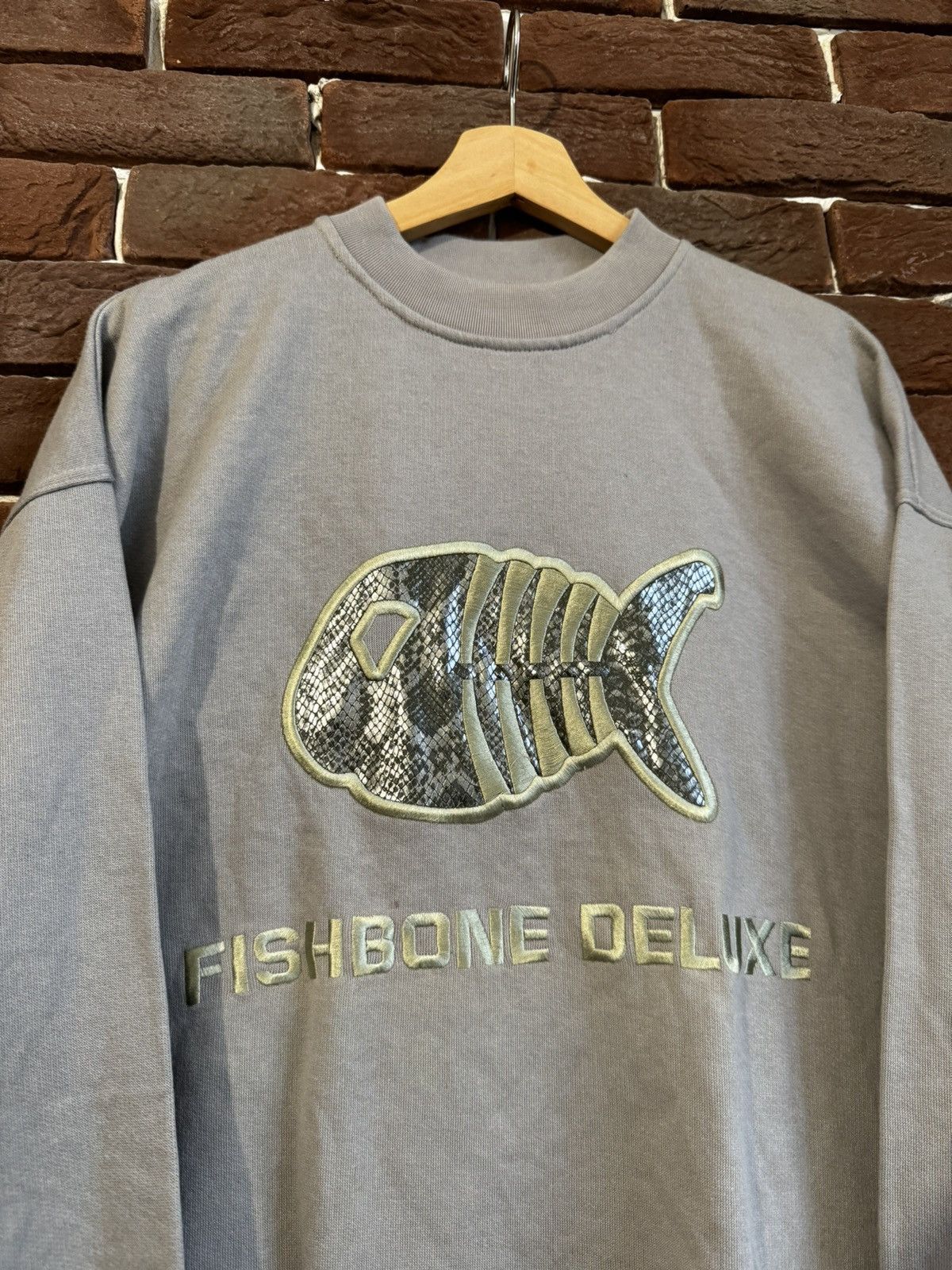 Hook-Ups Vintage 90s Fishbone Brand Skate Crewneck Hookup Grey M Size US M / EU 48-50 / 2 - 4 Thumbnail