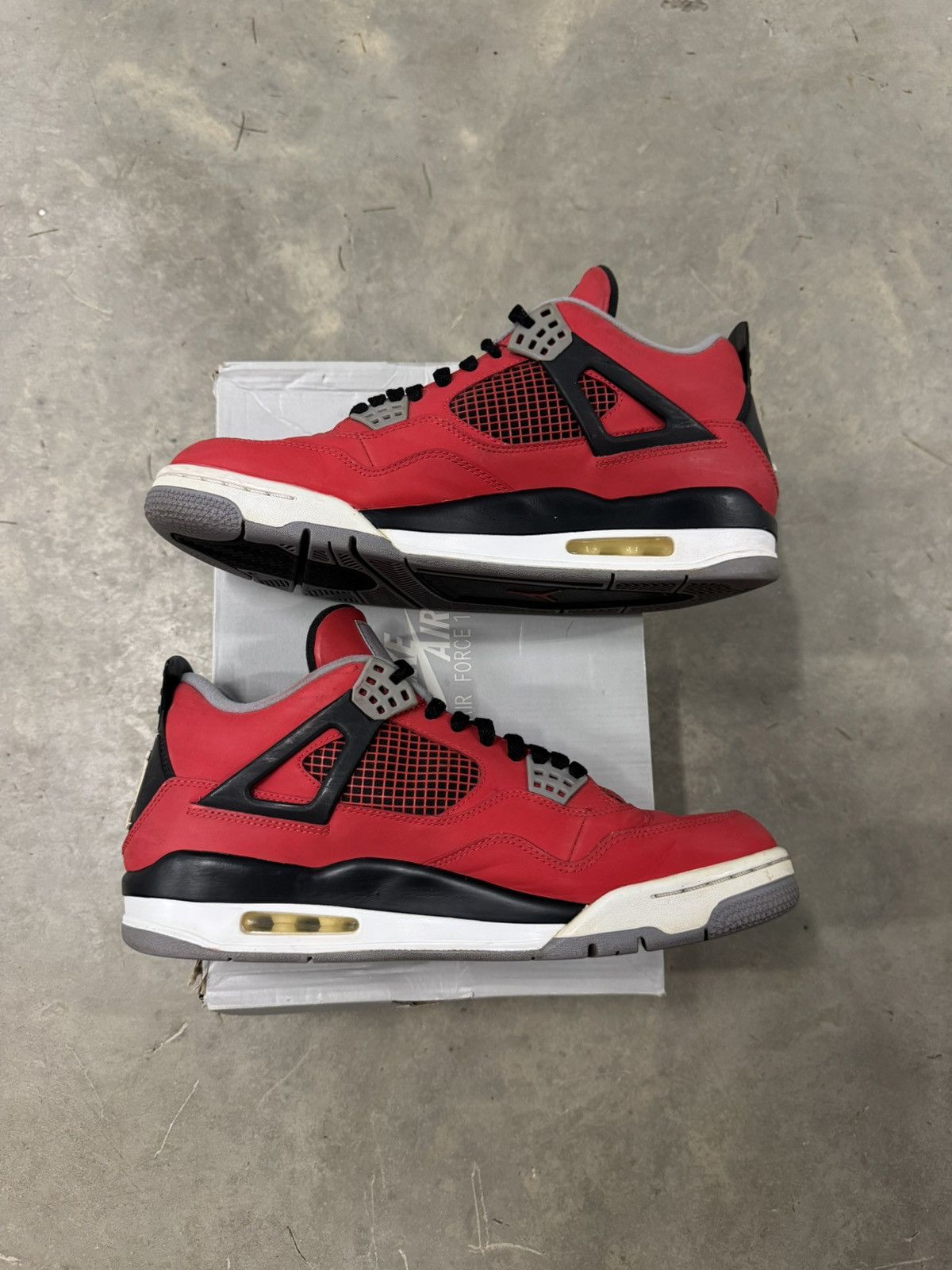 Jordan Brand Jordan 4 Retro Toro Bravo 2013 Size 10.5 Size US 10.5 / EU 43-44 - 3 Thumbnail