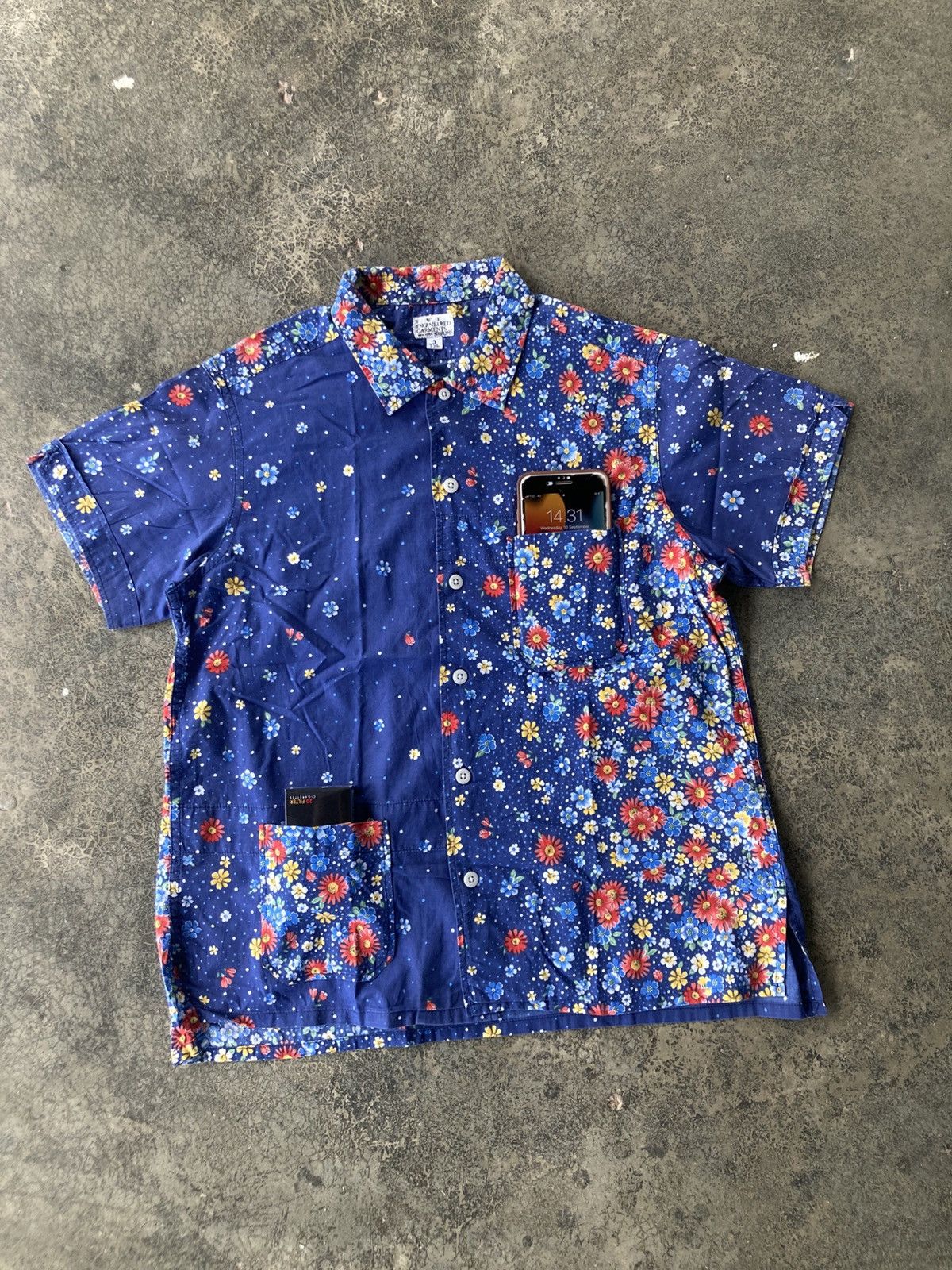 Engineered Garments Engineered Garments Floral Motif Print Blue Buttons Ups Size M / US 6-8 / IT 42-44 - 1 Thumbnail