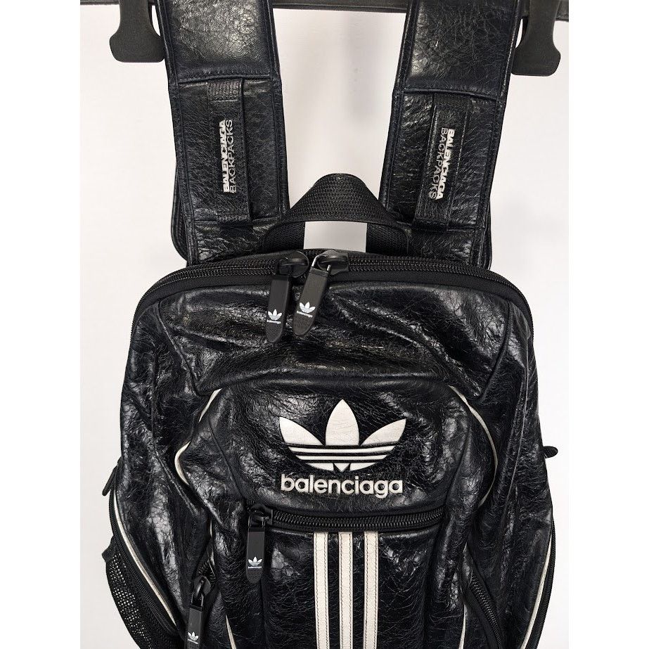 Adidas × Balenciaga o1rshd1 Q:2 /Size:L /Aged Arena Lamb Tonal Backpack in Black Size ONE SIZE - 3 Thumbnail