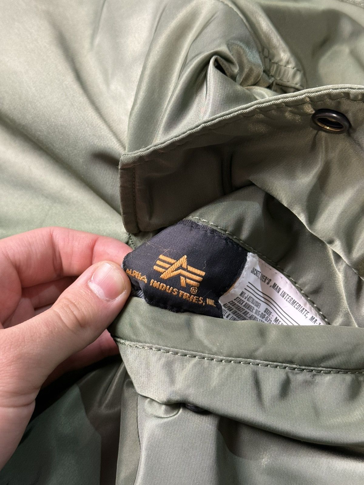 Alpha Industries Vintage Alpha Industries Green Bomber Jacket MA1 USA Size US M / EU 48-50 / 2 - 15 Thumbnail