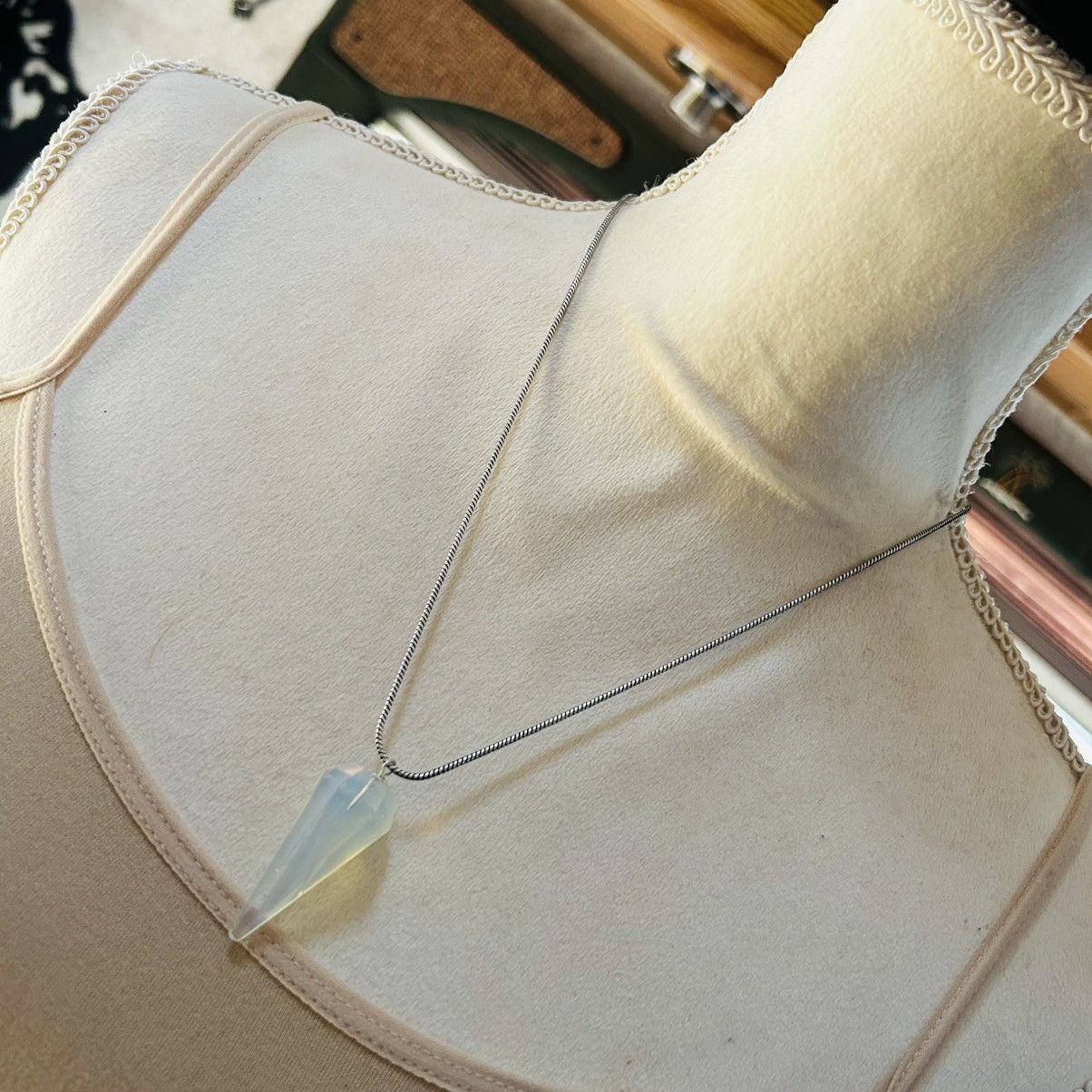 Vintage Vintage faceted icicle opalite glass pendant necklace Size ONE SIZE - 1 Thumbnail