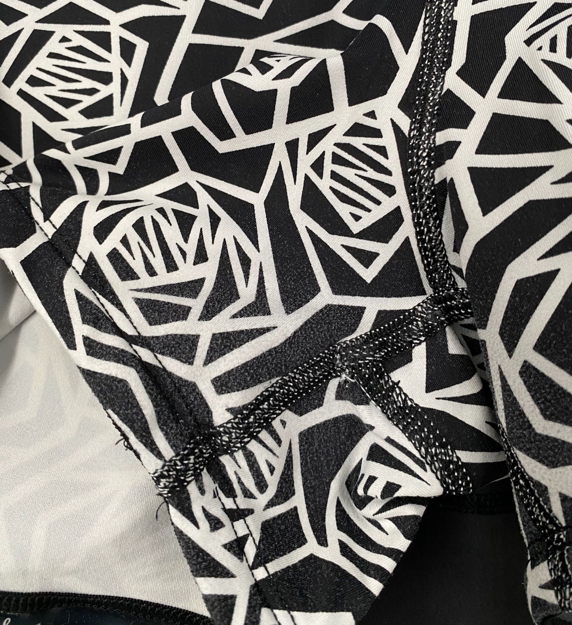Lululemon Lululemon Pace Rival Black White Pattern Skirt 12 Tall Size 37" - 9 Thumbnail