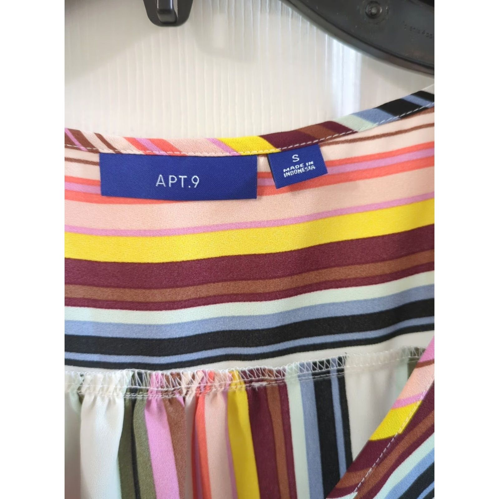 Apt. 9 Apt. 9 Striped Sleeveless V-Neck Top Womens S Colorful NWT Blouse Size S / US 4 / IT 40 - 2 Thumbnail