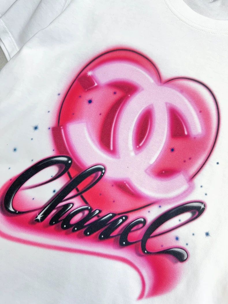 Chanel Chanel Series pink graffiti love double C white background Size L / US 10 / IT 46 - 4 Thumbnail