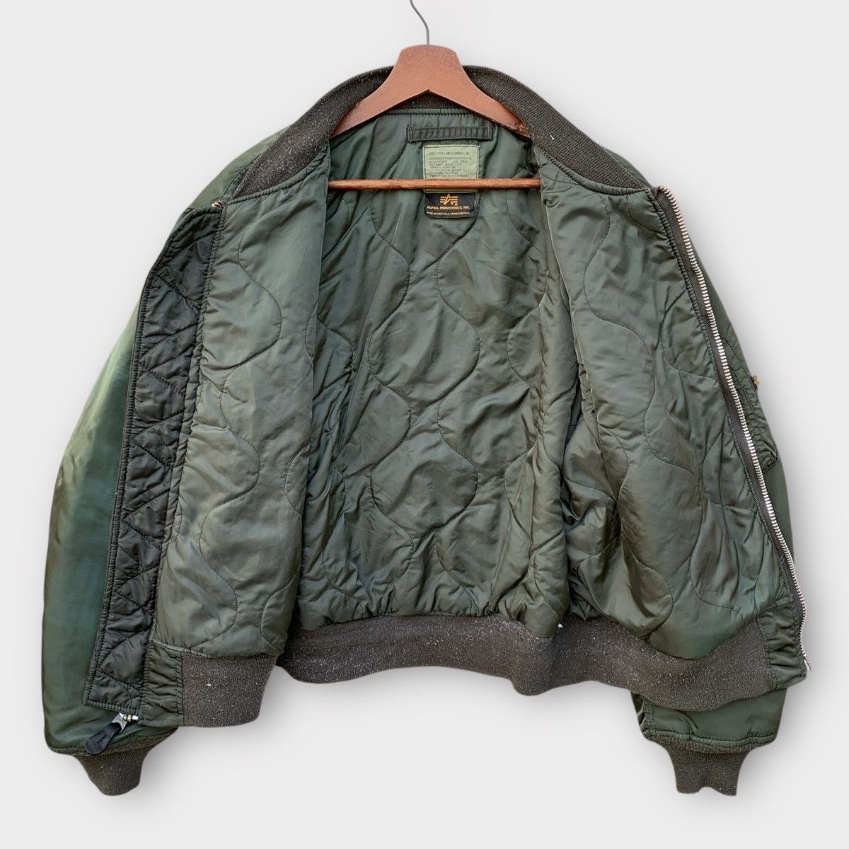 Alpha Industries VINTAGE 80s USAF ALPHA INDUSTRIES FLIGHT MA 1 BOMBER JACKET Size US L / EU 52-54 / 3 - 5 Thumbnail