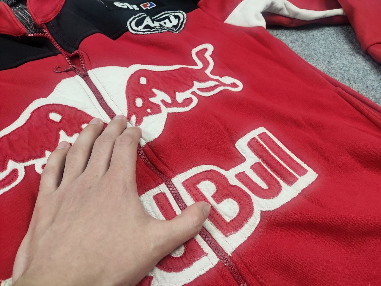 Red Bull Vintage Red Bull Fuel Arai Engine Zip Racing Sweatshirt Y2K Size US M / EU 48-50 / 2 - 18 Thumbnail
