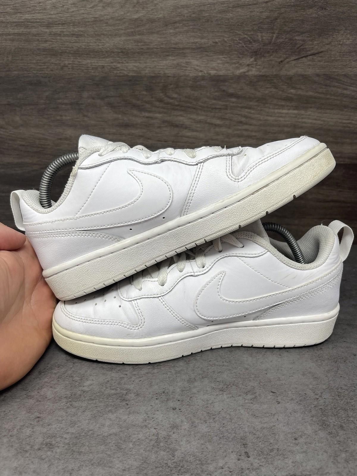 Nike Nike Court Borough Low 2 Sneakers Kids Size 6 White Shoes Size US 6 / EU 39 - 7 Thumbnail