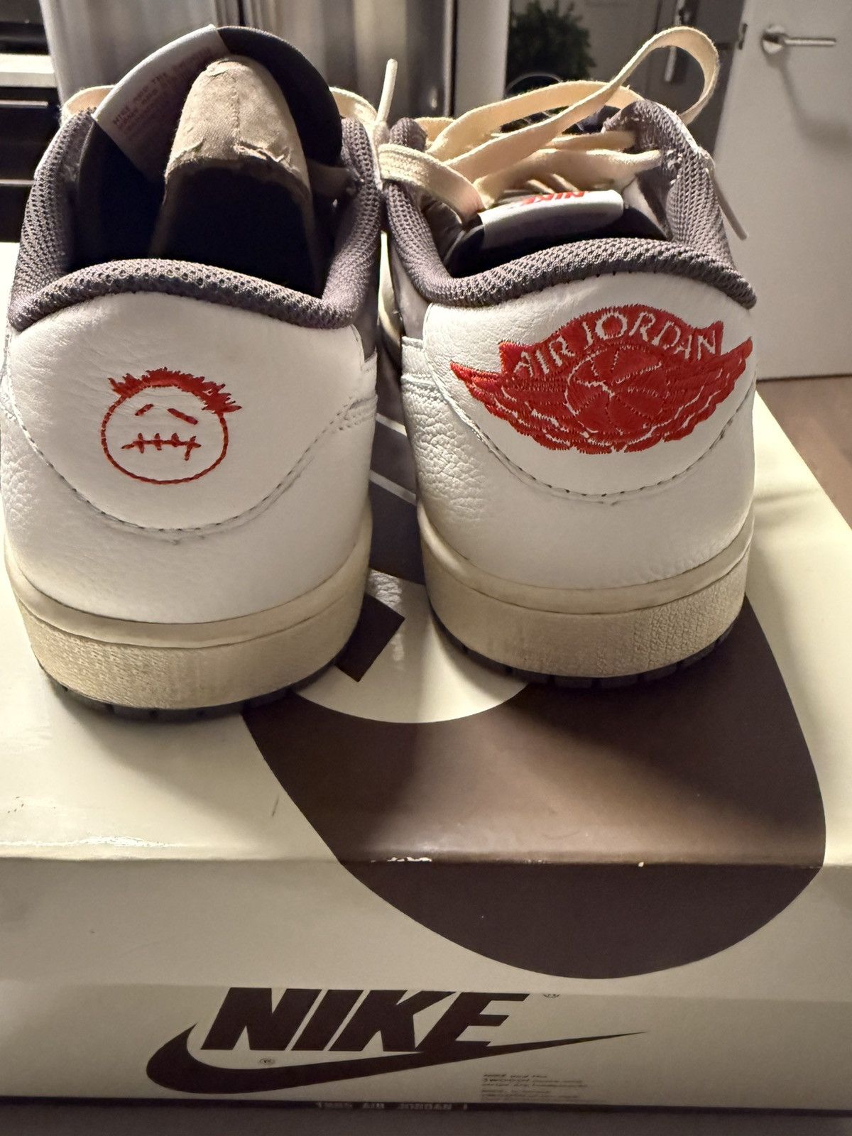 Nike × Travis Scott Jordan 1 Retro Low OG SP Travis Scott Reverse Mocha Size US 10 / EU 43 - 7 Thumbnail