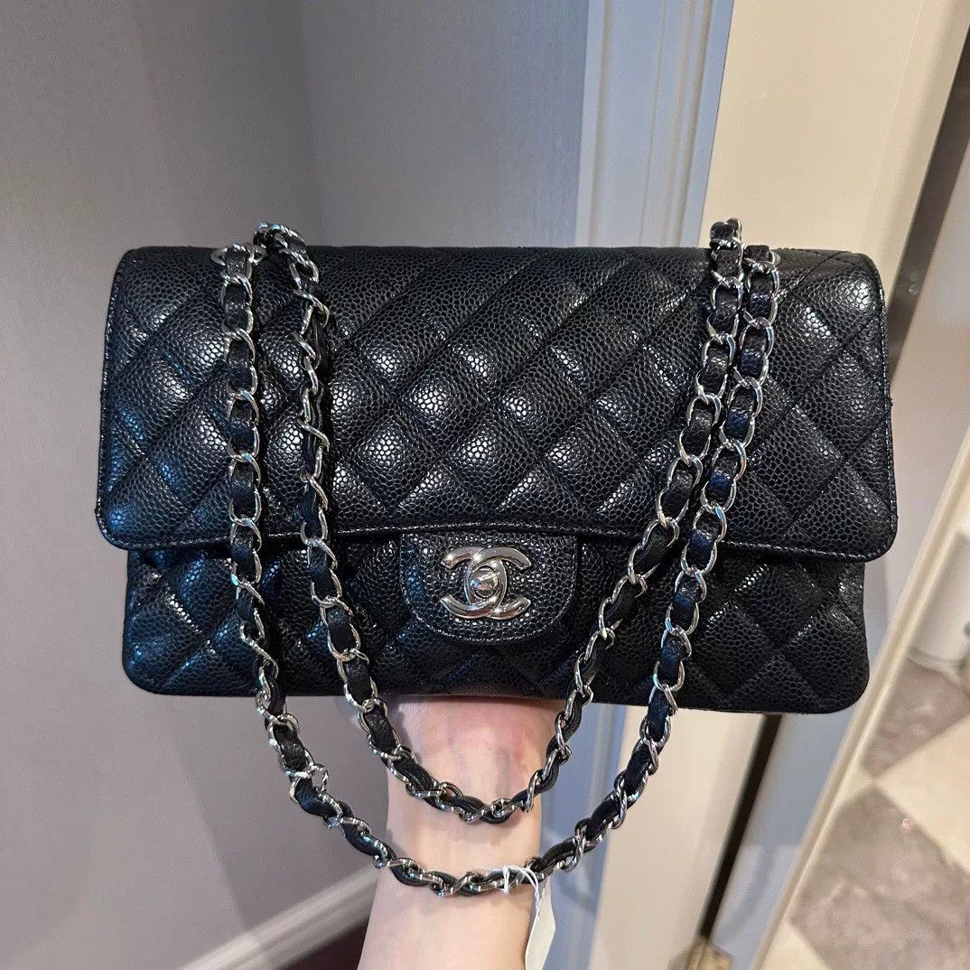Chanel Pre-loved Bag Very good condition Size ONE SIZE - 1 Thumbnail