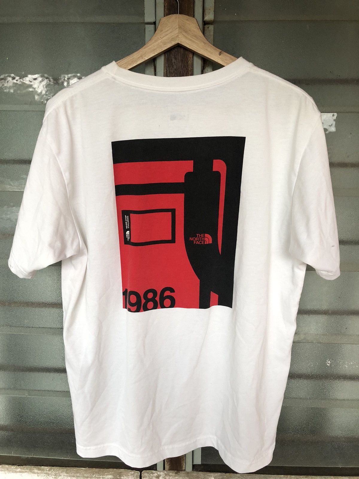 The North Face Vintage The North Face Never Stop Exploring Shirt Tee Size US XL / EU 56 / 4 - 1 Thumbnail