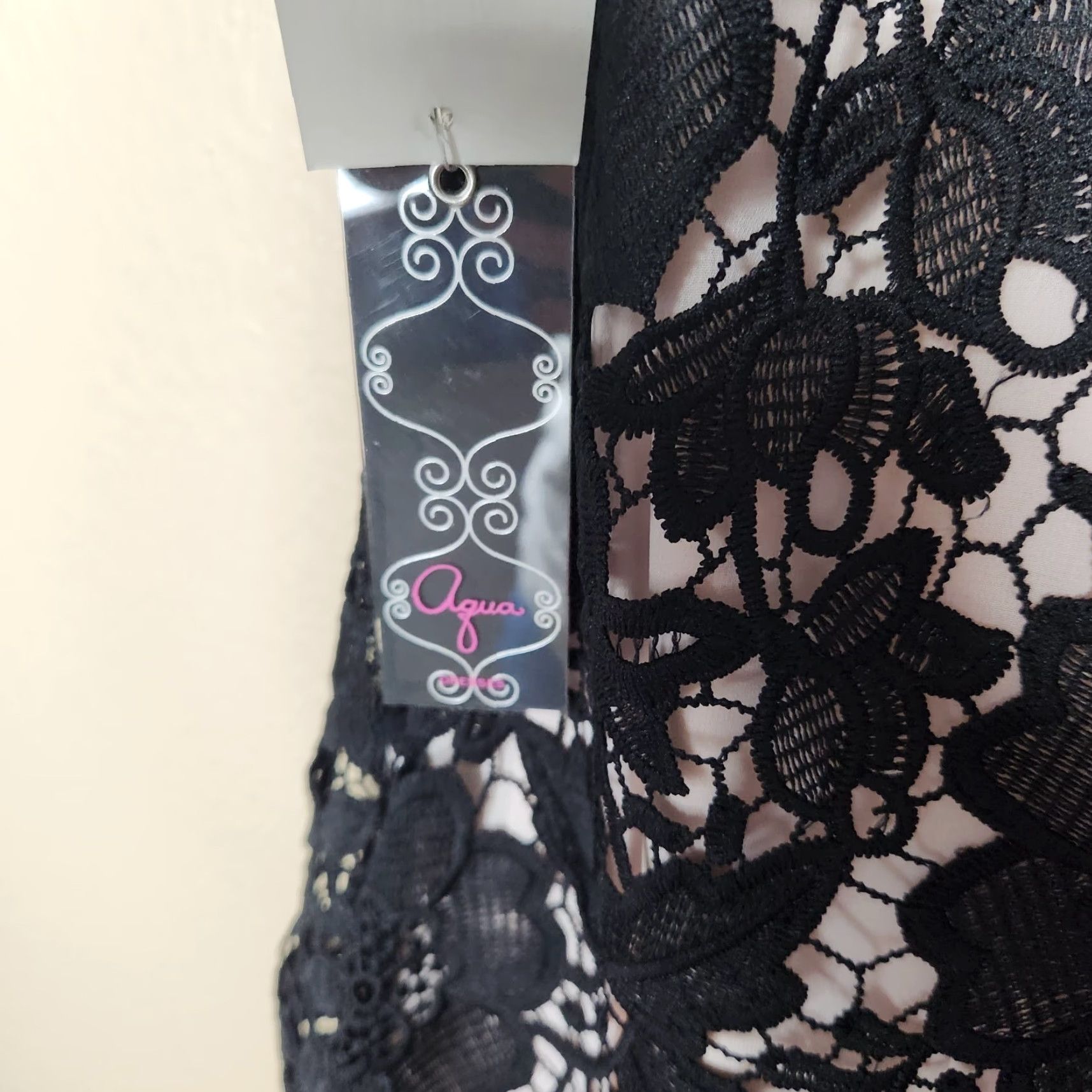 AQUA **Aqua Black Lace Overlay Split Back Midi Cocktail Dress Size 4** User: **Aqua Black Lace Overlay Split Back Midi Cocktail Dress Size 4** Size S / US 4 / IT 40 - 6 Thumbnail