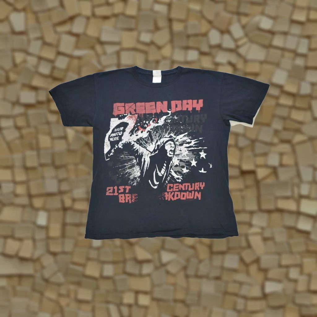 Gildan Gildan T-Shirt Distressed Vintage 21st Century Breakdown 2009 Black Day Tee Sz M Mens Size US M / EU 48-50 / 2 - 1 Thumbnail