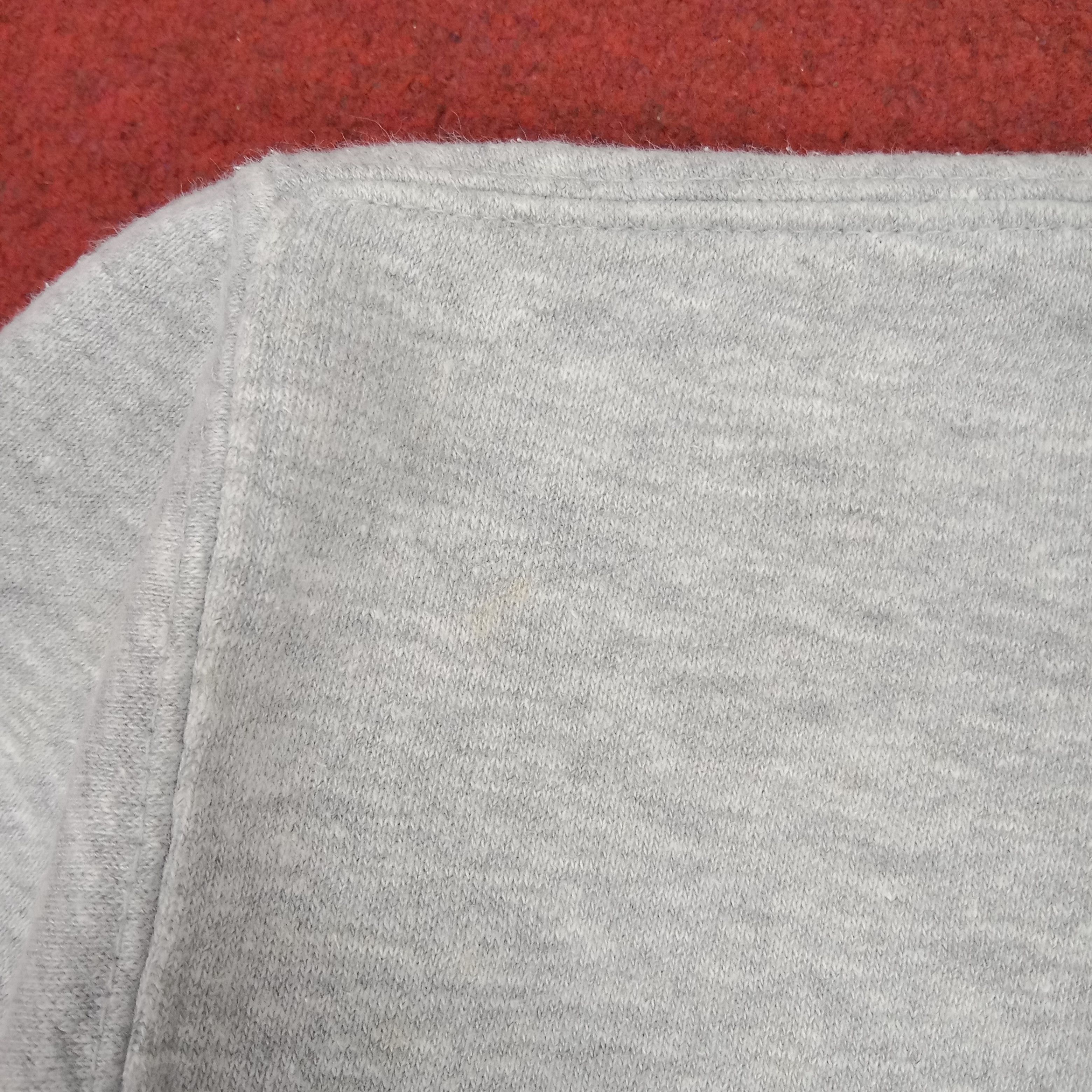 Nike Nike Center Logo Design Streetwear Vintage Sweatshirt Size US L / EU 52-54 / 3 - 5 Thumbnail