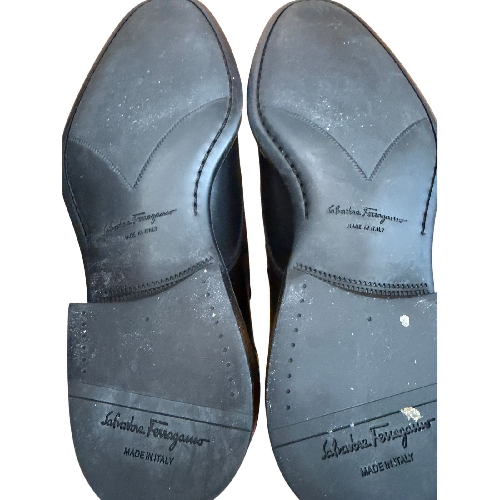 Salvatore Ferragamo Salvatore Ferragamo Like New Men's Black Leather Oxford Size US 7 / EU 40 - 8 Thumbnail