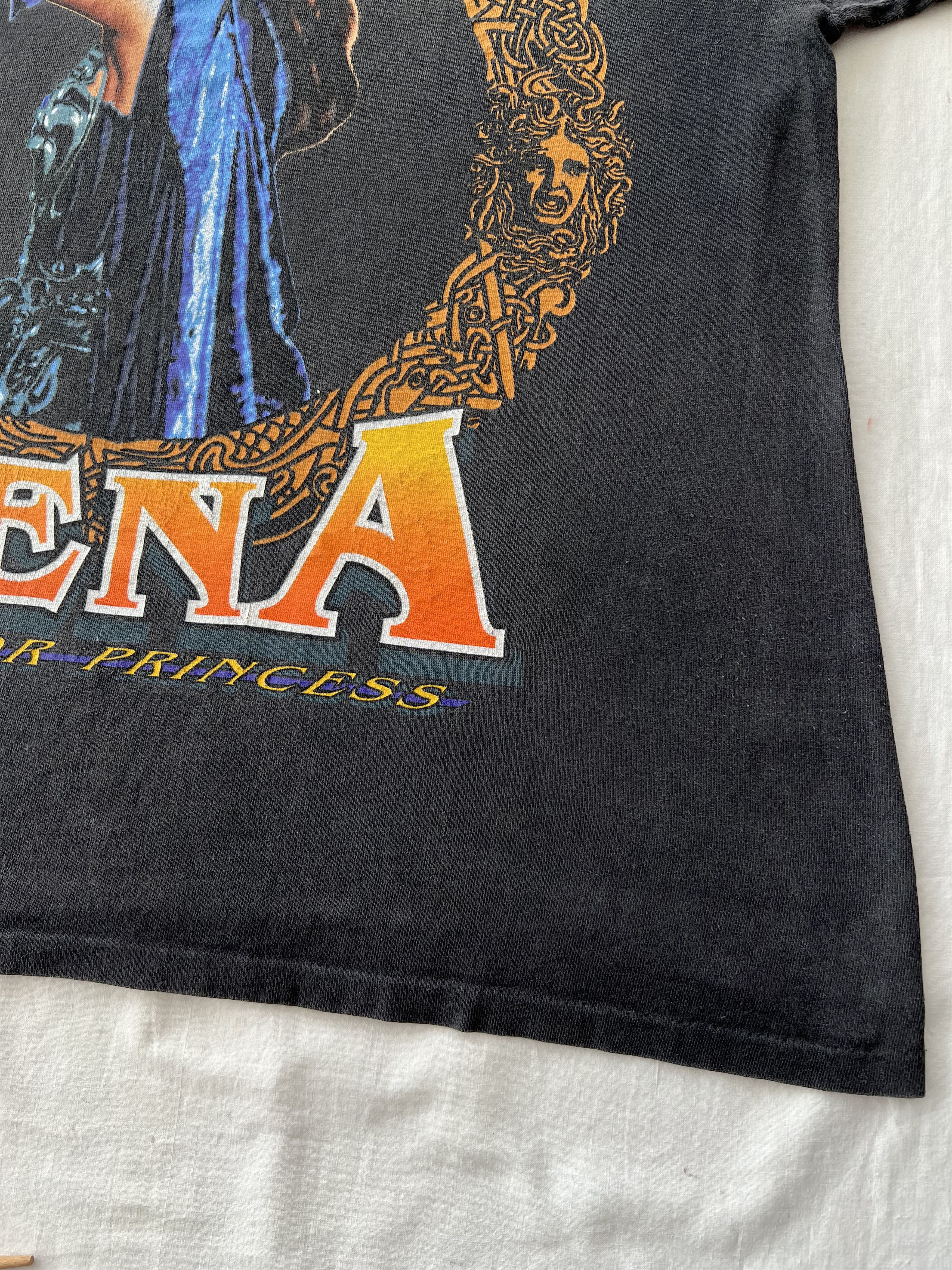 Vintage Vintage 1996 Xena Warrior Princess TV Show Black T-shirt Size US L / EU 52-54 / 3 - 7 Thumbnail
