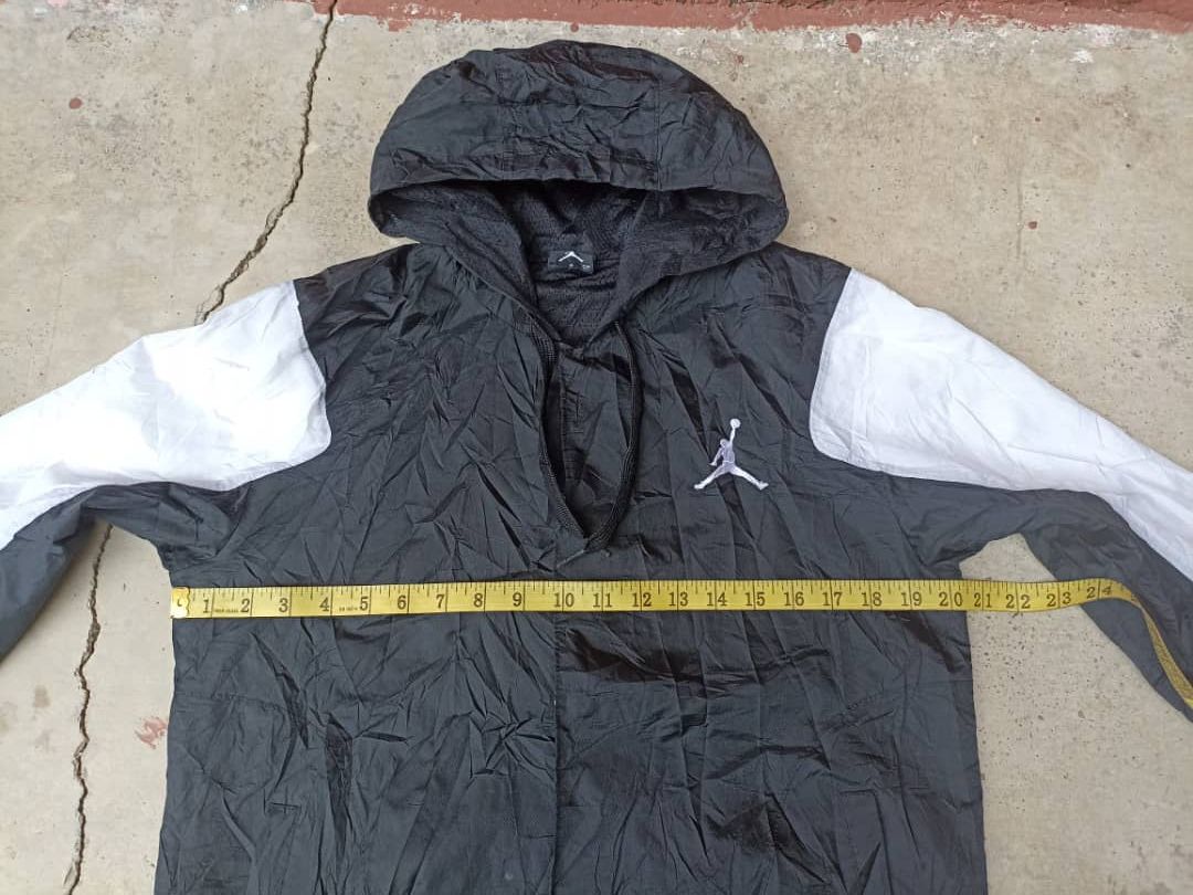 Jordan Brand Air Jordan Windbreaker Hoodie Size US S / EU 44-46 / 1 - 13 Thumbnail