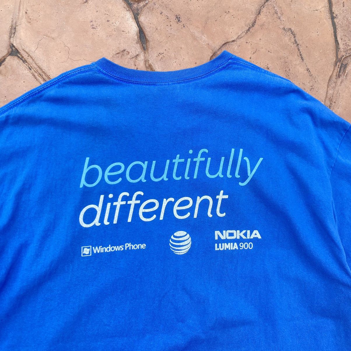 Microsoft Vintage Faded Nokia Lumia 900 Promo ERD GRUNGE TSHIRT Size US XL / EU 56 / 4 - 5 Thumbnail