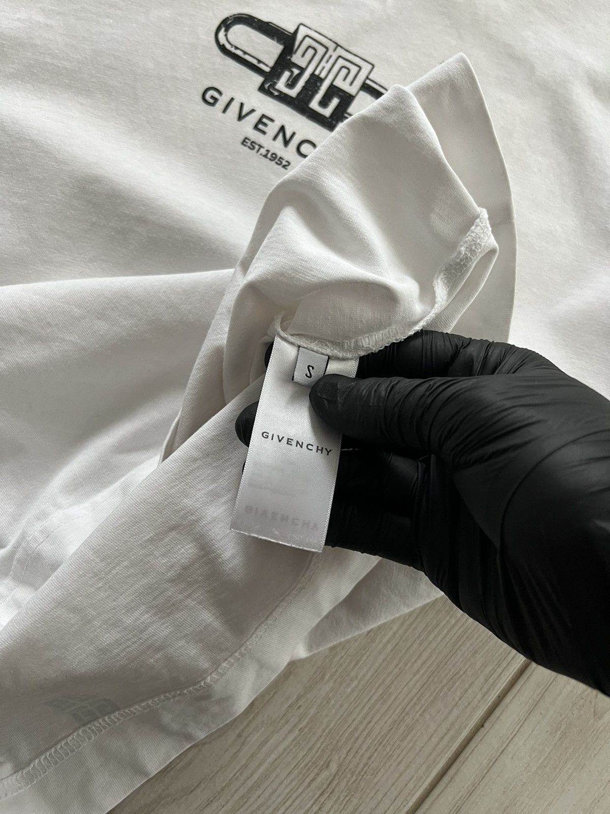 Givenchy GIVENCHY WHITE T SHIRT Size US S / EU 44-46 / 1 - 7 Thumbnail