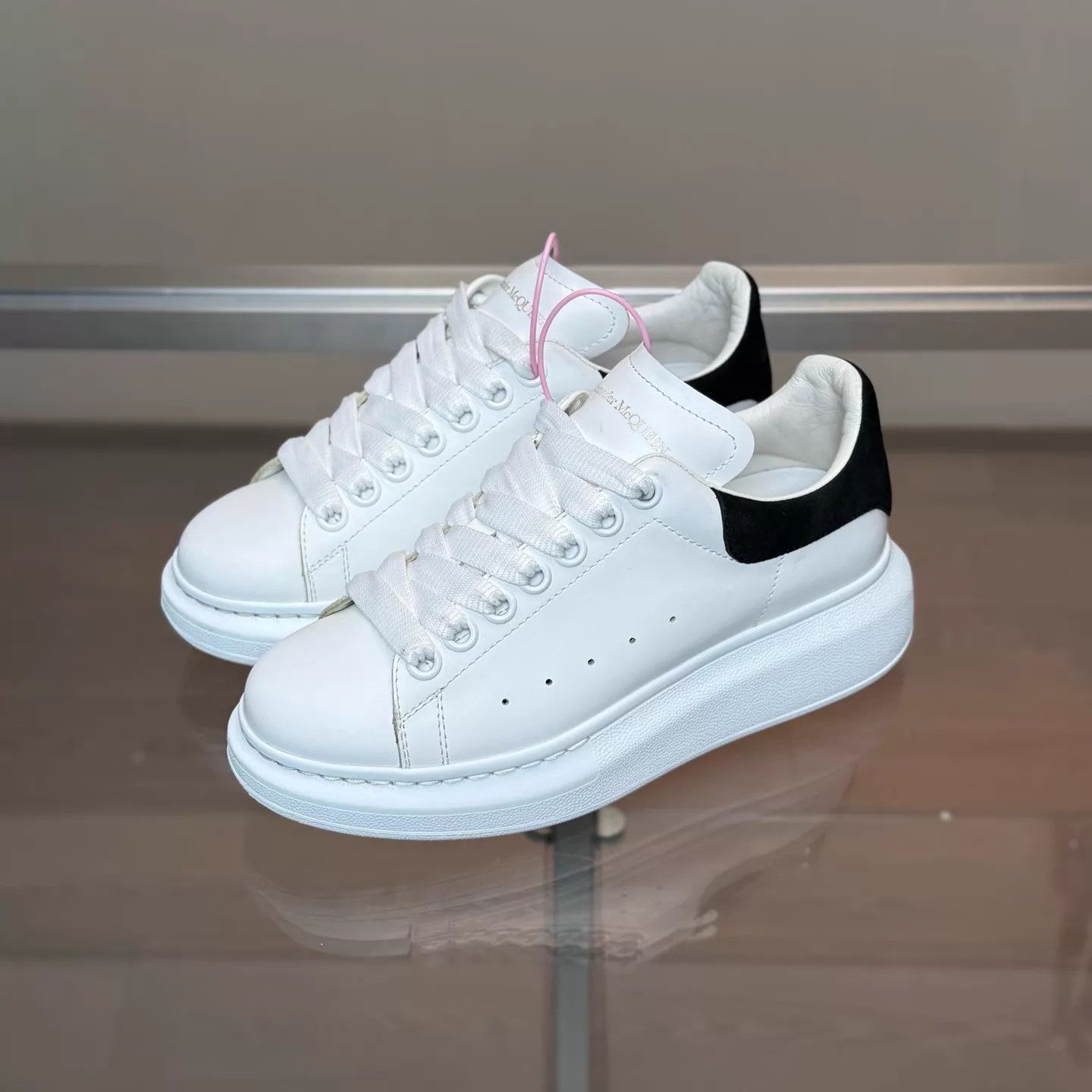 Alexander McQueen Alexander McQueen White Sneaker Black Tail 35.5 99 Size US 5 / IT 35 - 1 Thumbnail