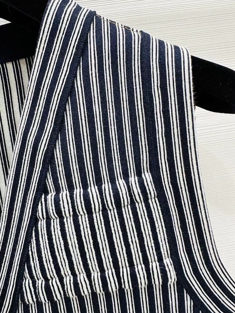 Chanel Chanel 25P new striped V-neck vest Size XXS / US 00 / IT 34 - 5 Thumbnail