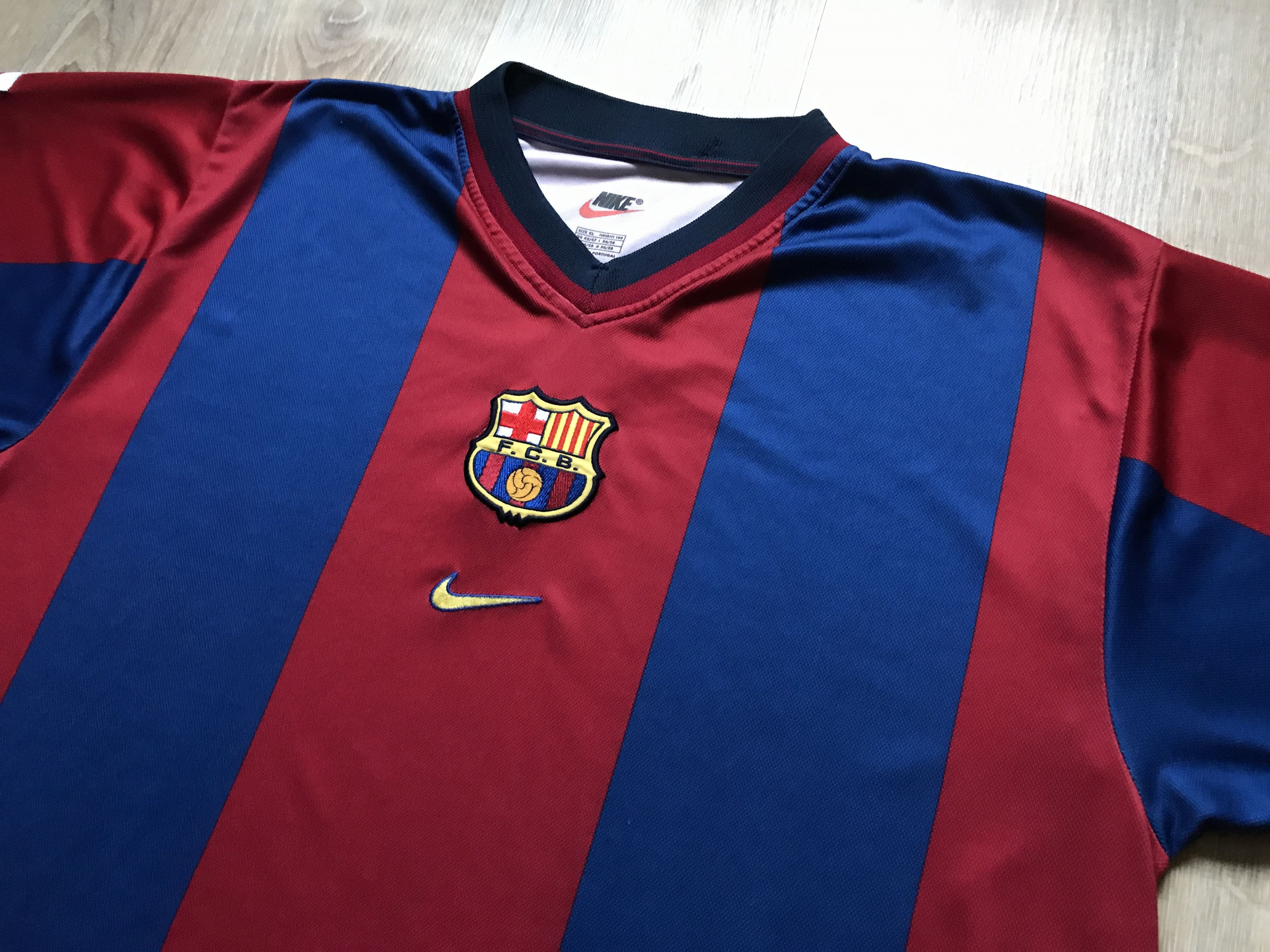 Nike Vintage Nike Barcelona Home Shirt 1998-1999 Size US XL / EU 56 / 4 - 3 Thumbnail