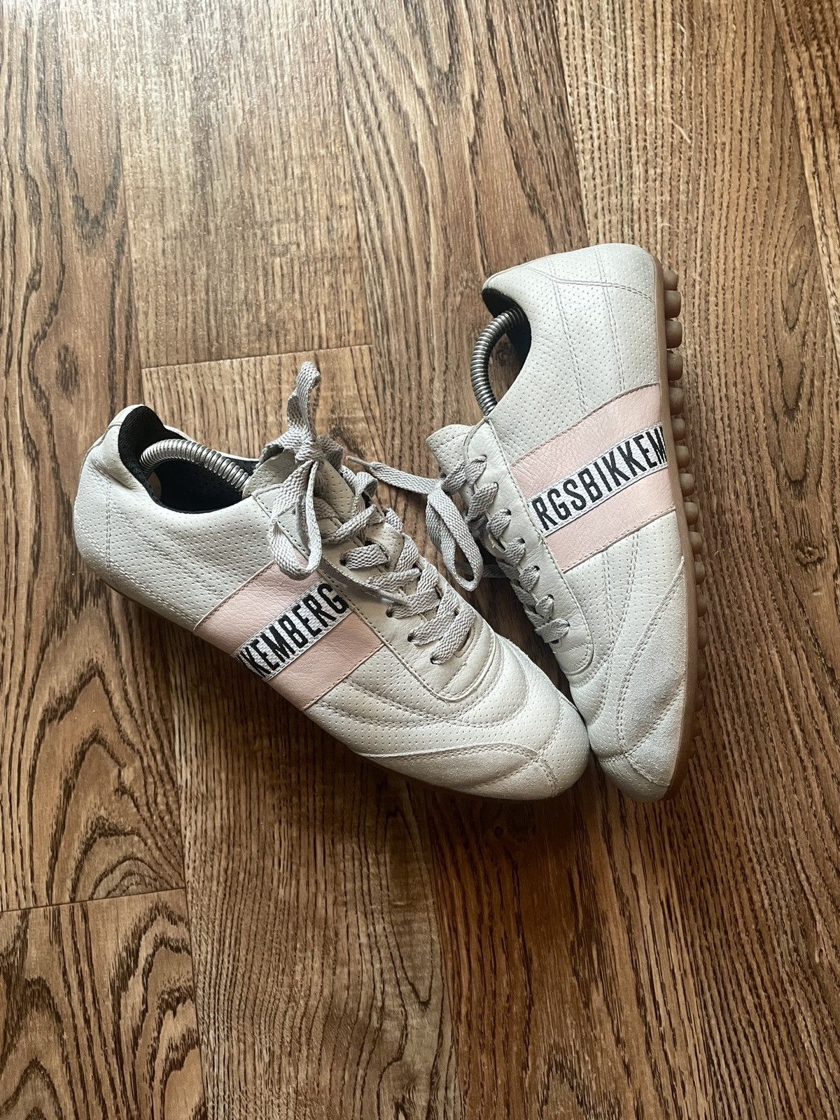 Dirk Bikkembergs Vintage Bikkembergs Soccer White Leather Low Cut Trainers Size US 9 / IT 39 - 1 Thumbnail