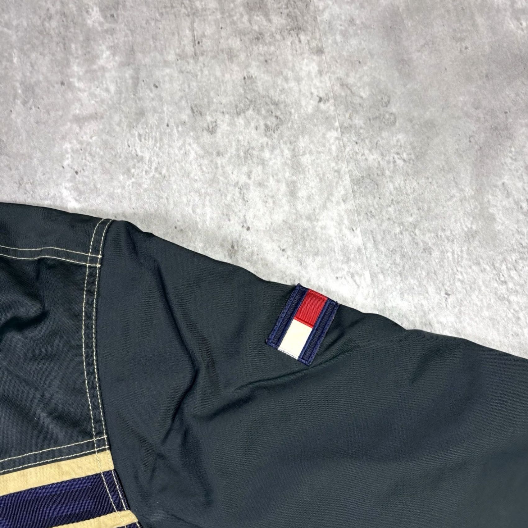 Tommy Hilfiger VINTAGE Tommy Hilfiger Jacket Mens L Beige Full Zip Hooded Pockets Fleece Lined Y2K Size US L / EU 52-54 / 3 - 6 Thumbnail