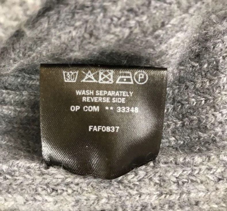 Loro Piana LORO PIANA She's wearing a cashmere cardigan Size M / US 6-8 / IT 42-44 - 5 Thumbnail
