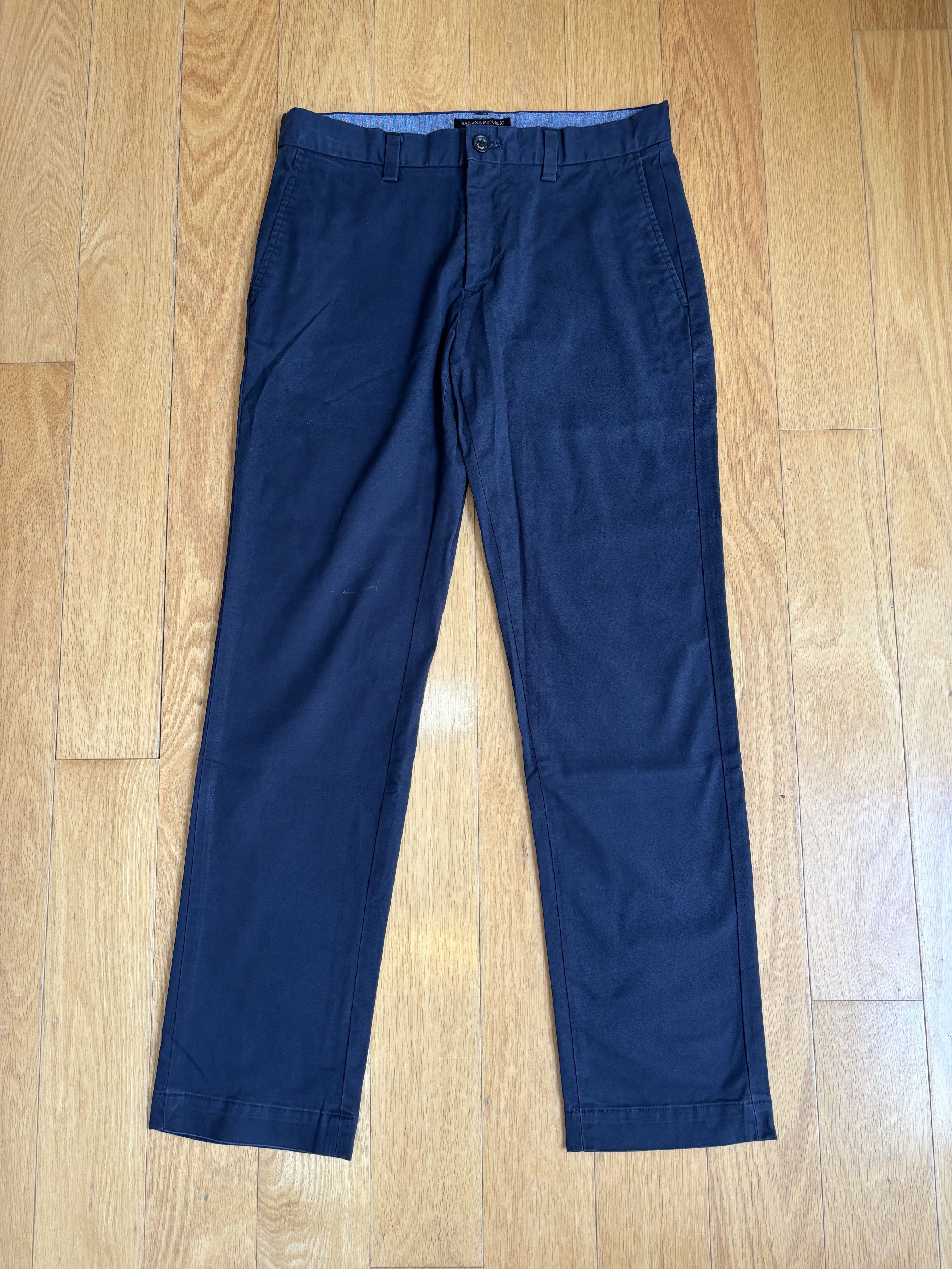 Banana Republic Banana Republic Emerson Chinos Navy Pants 30/32 Size US 30 / EU 46 - 1 Thumbnail