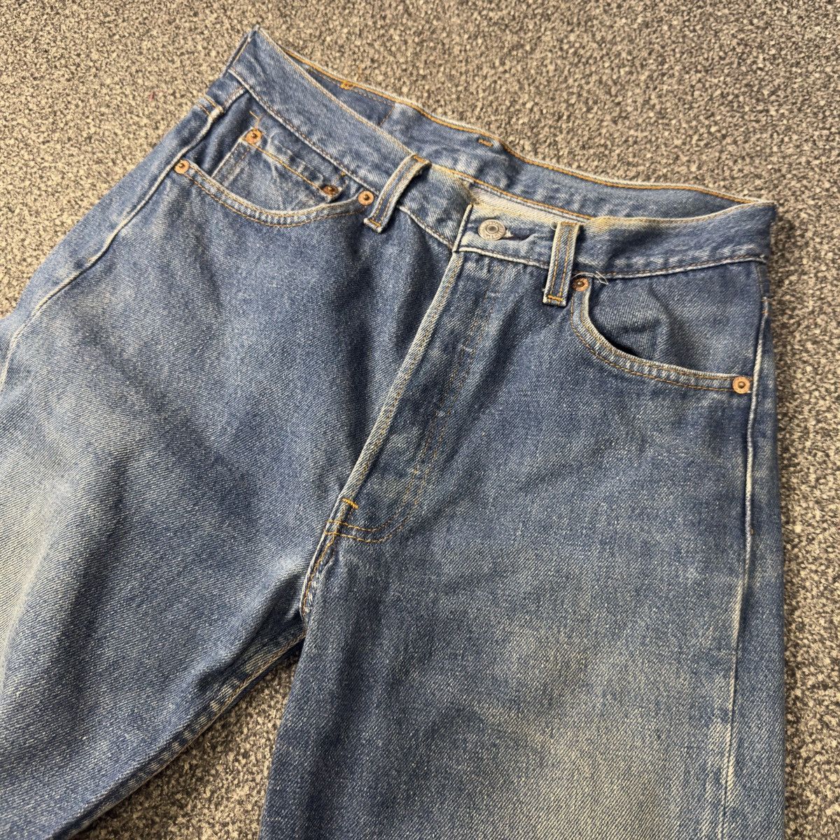 Levi's Vintage Clothing 90s Levis 501 Aging Denim Made in Usa W31 Size US 31 - 3 Thumbnail