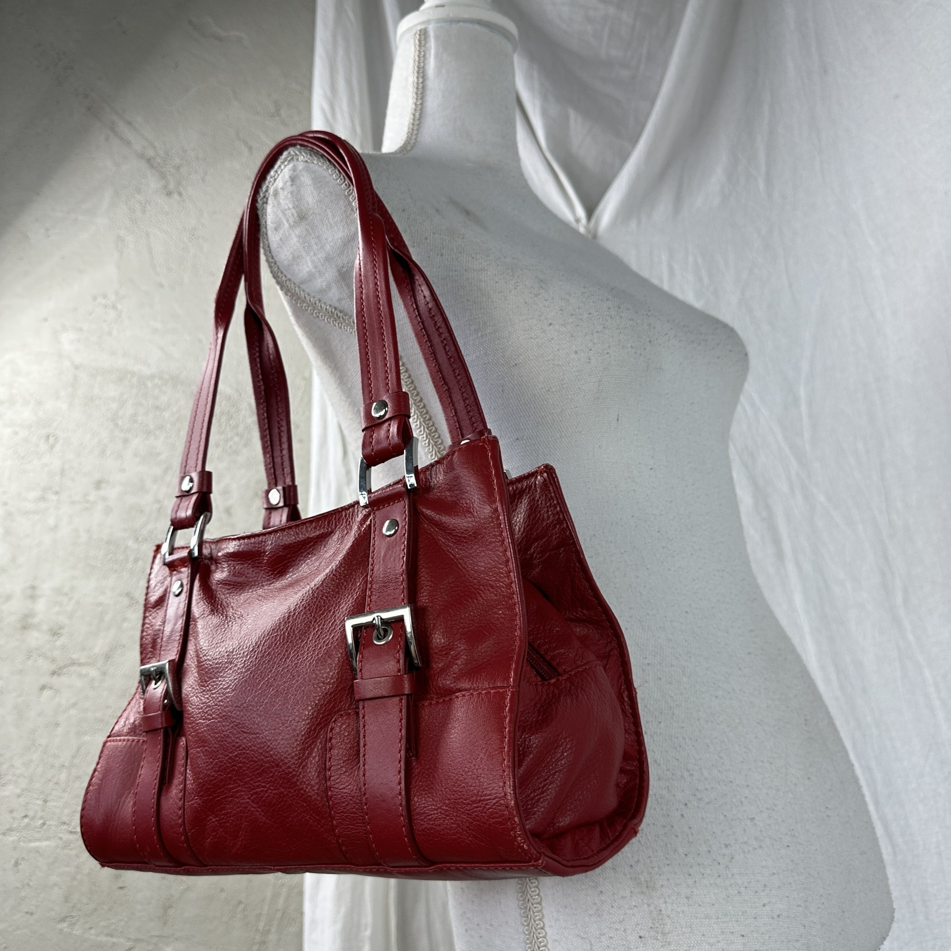 Vintage Vintage Avant Garde Faux Leather Cherry Red Shoulder Bag Size ONE SIZE - 5 Thumbnail
