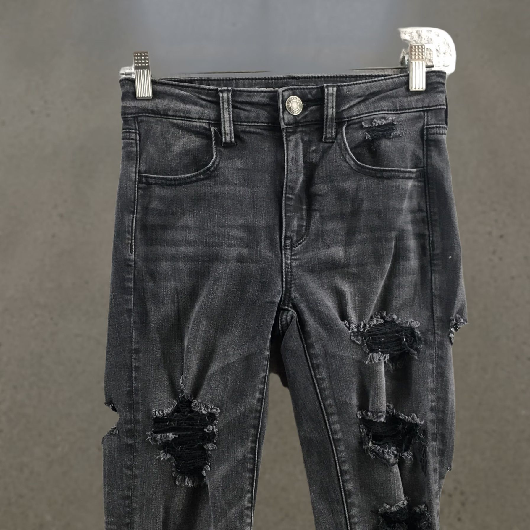 American Eagle Outfitters American Eagle Jeans Jegging Womens 2R Black Denim Distressed actual 27x25.5 Size 26" / US 2 / IT 38 - 1 Thumbnail