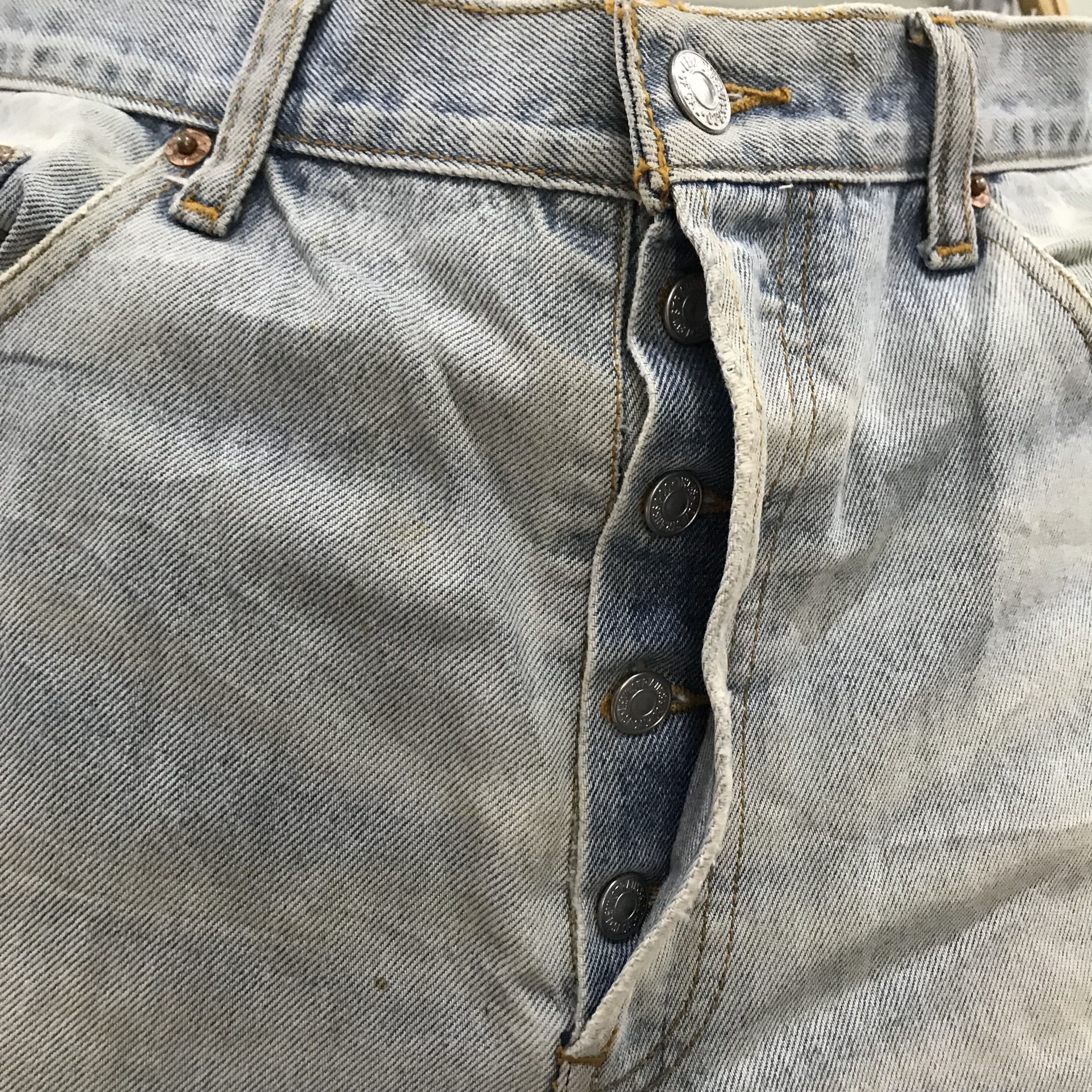 Levi's Vintage 90s Levis 501 Button Fly Stone Washed Ripped Destroy Size US 34 / EU 50 - 9 Thumbnail